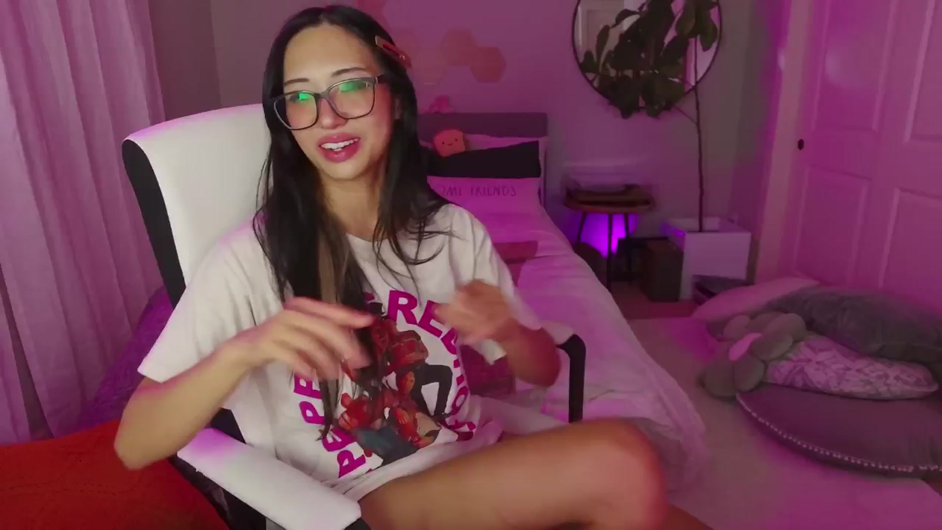 Gallery image thumbnail from SendTacoMoney's myfreecams stream on, 07/13/2024, 07:37 image 4 of 20