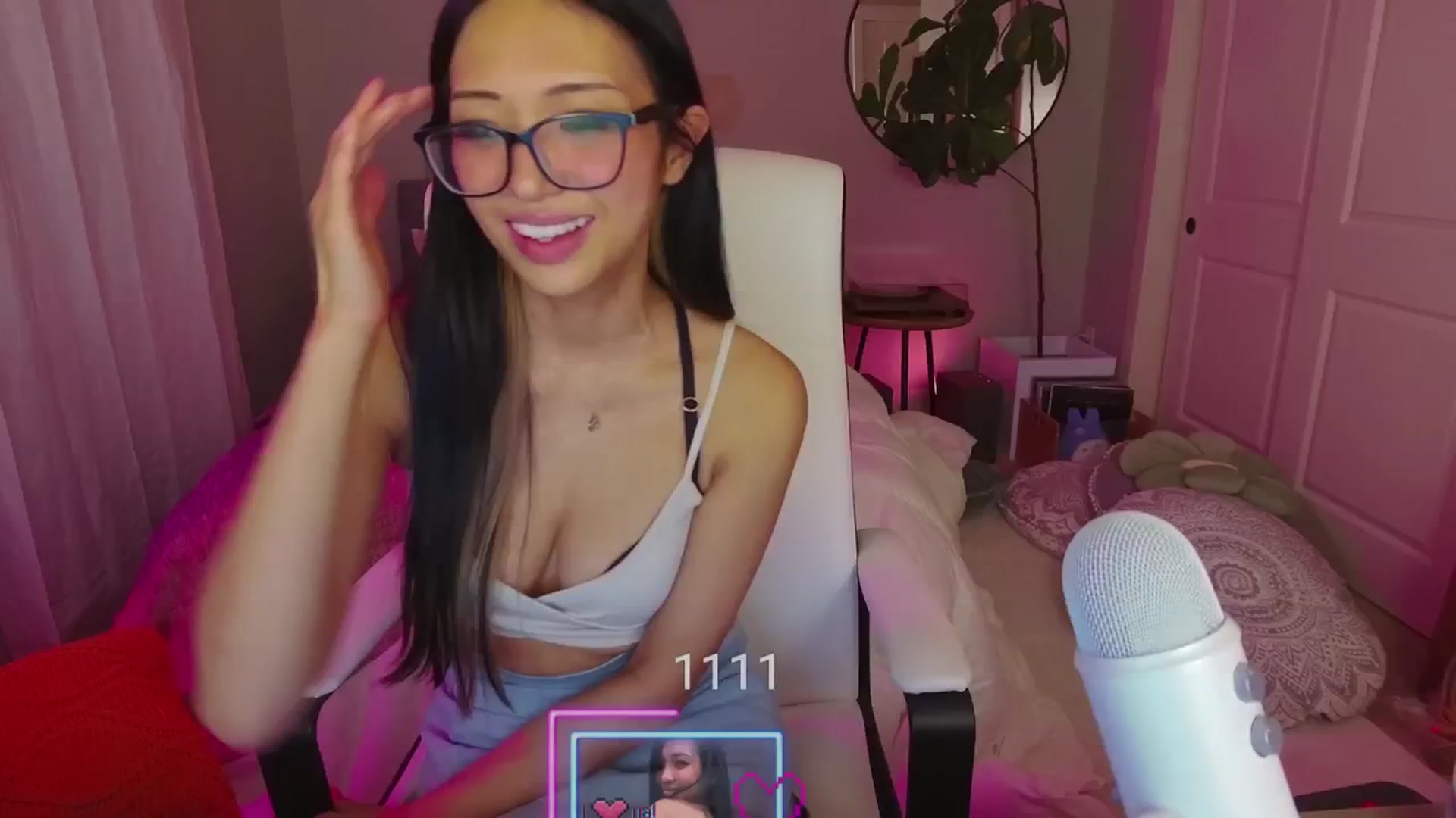 Gallery image thumbnail from SendTacoMoney's myfreecams stream on, 07/25/2024, 05:18 image 8 of 20