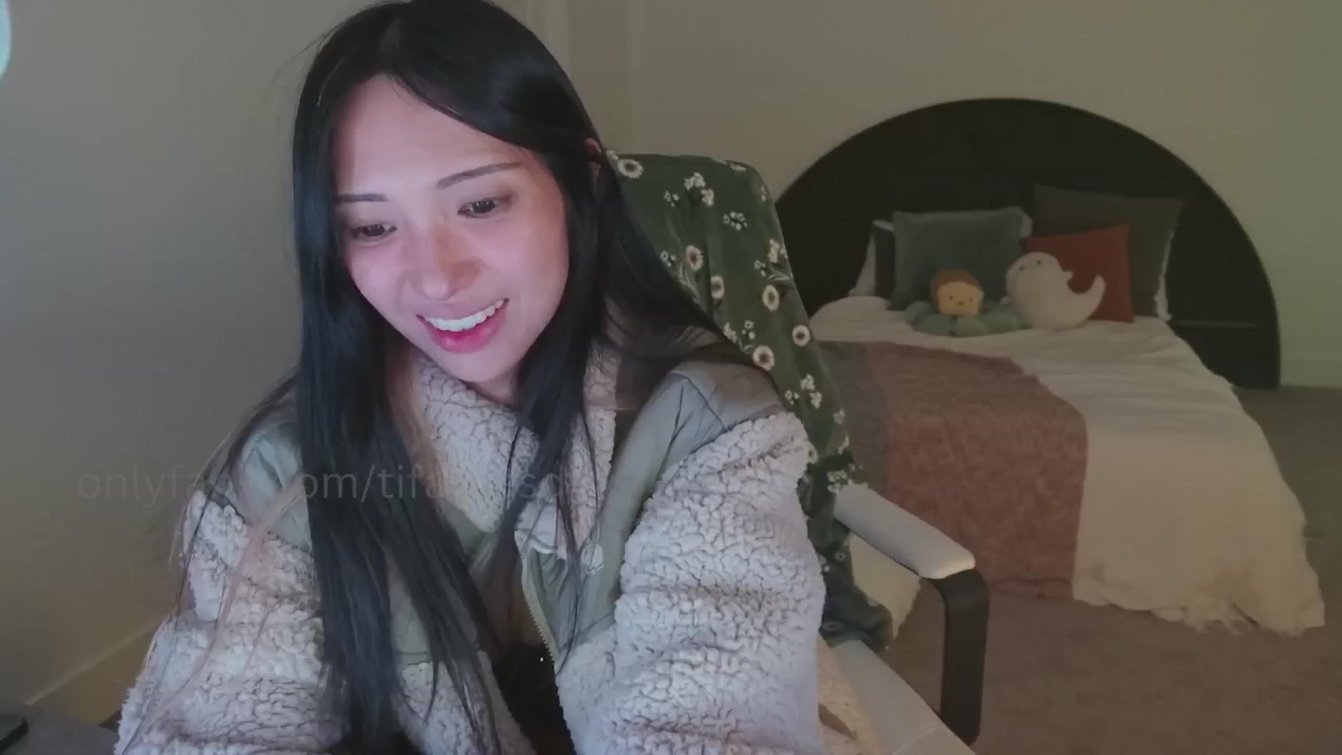 Gallery image thumbnail from SendTacoMoney's myfreecams stream on, 10/16/2024, 05:52 image 18 of 20