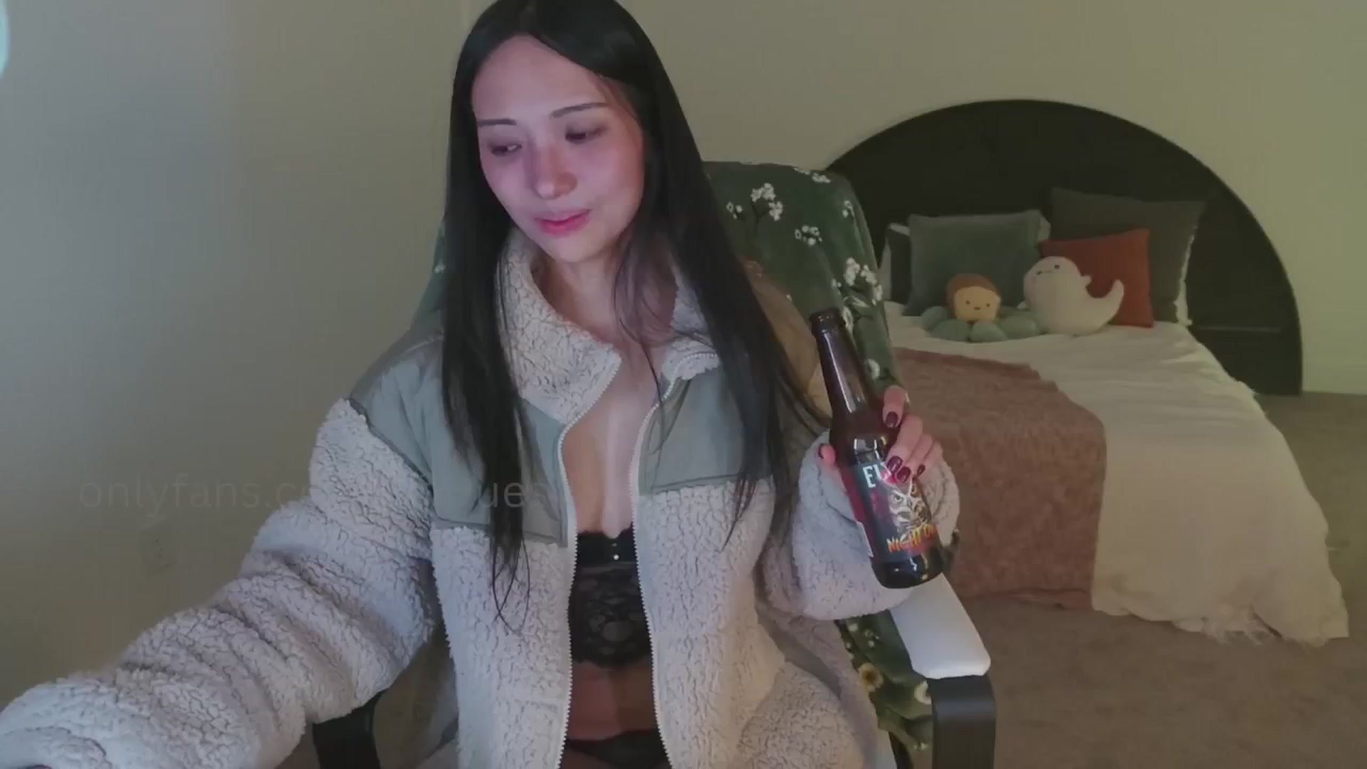 Gallery image thumbnail from SendTacoMoney's myfreecams stream on, 10/16/2024, 05:52 image 13 of 20