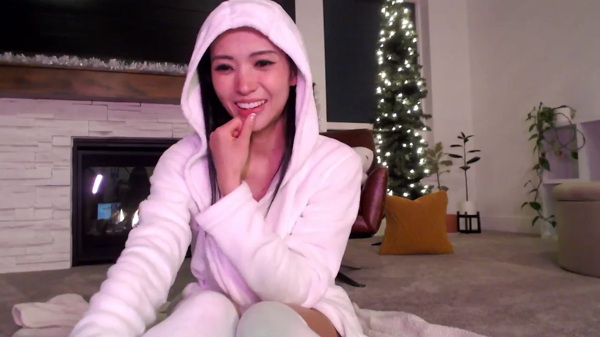 Gallery image thumbnail from SendTacoMoney's myfreecams stream on, 12/26/2024, 09:33 image 2 of 20