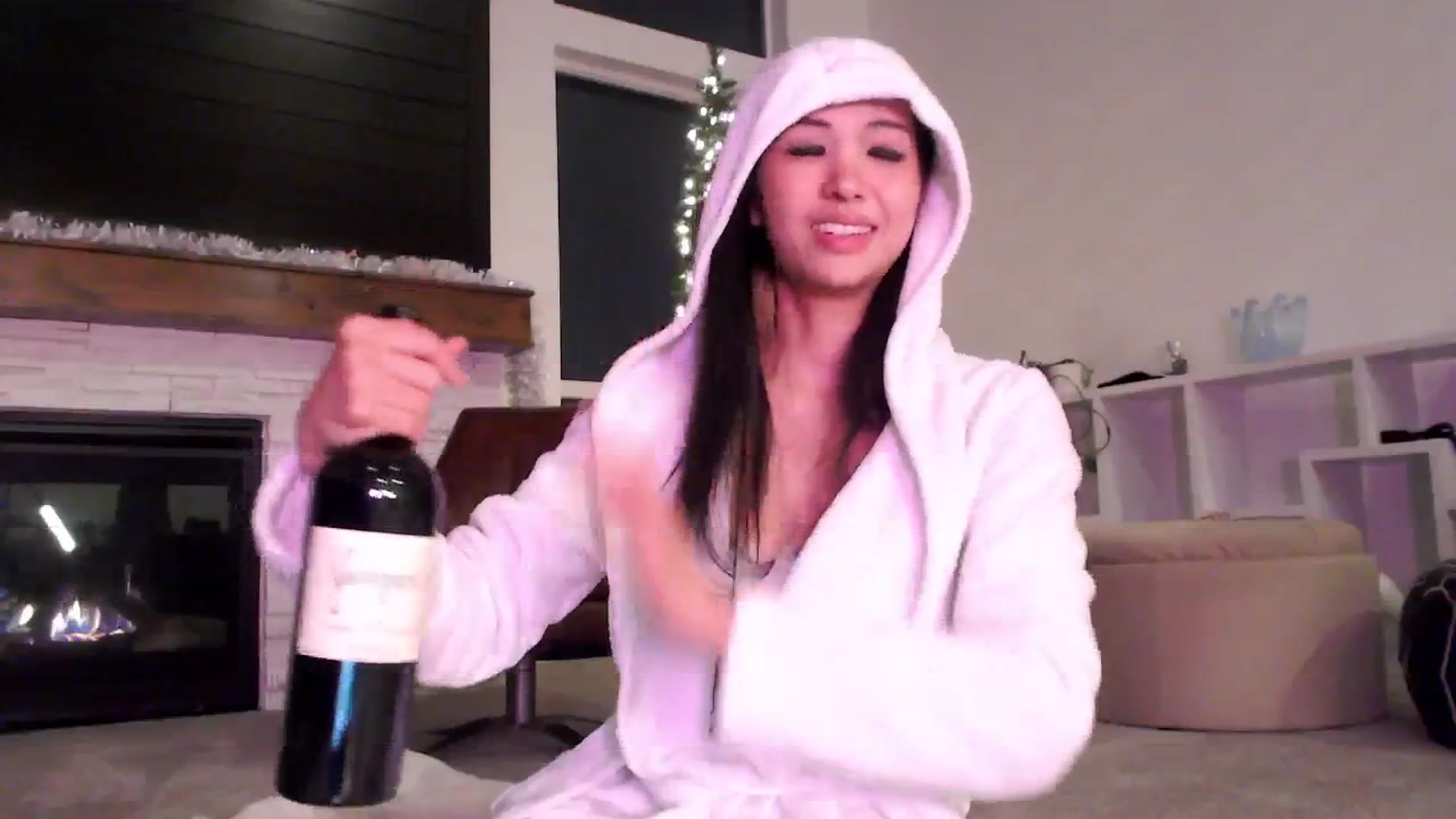 Gallery image thumbnail from SendTacoMoney's myfreecams stream on, 12/26/2024, 09:33 image 5 of 20