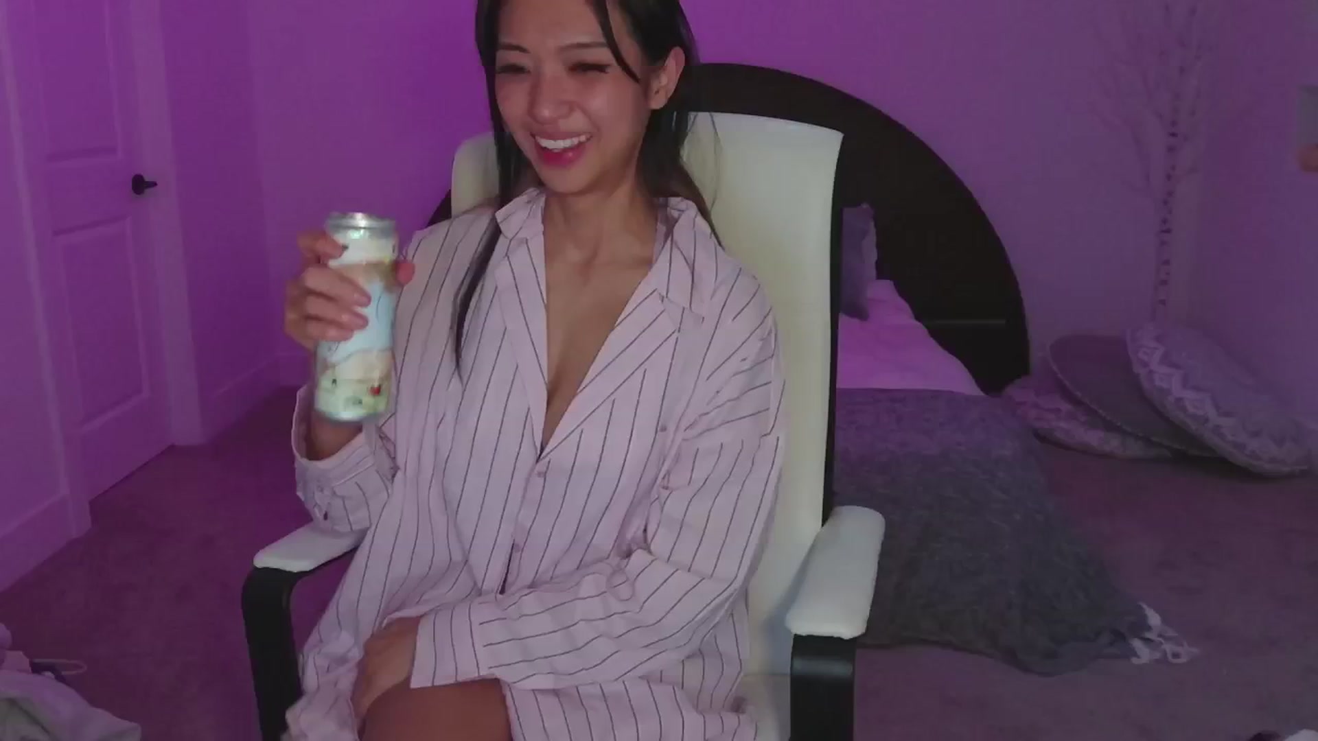 Gallery image thumbnail from SendTacoMoney's myfreecams stream on, 01/15/2025, 09:10 image 1 of 20