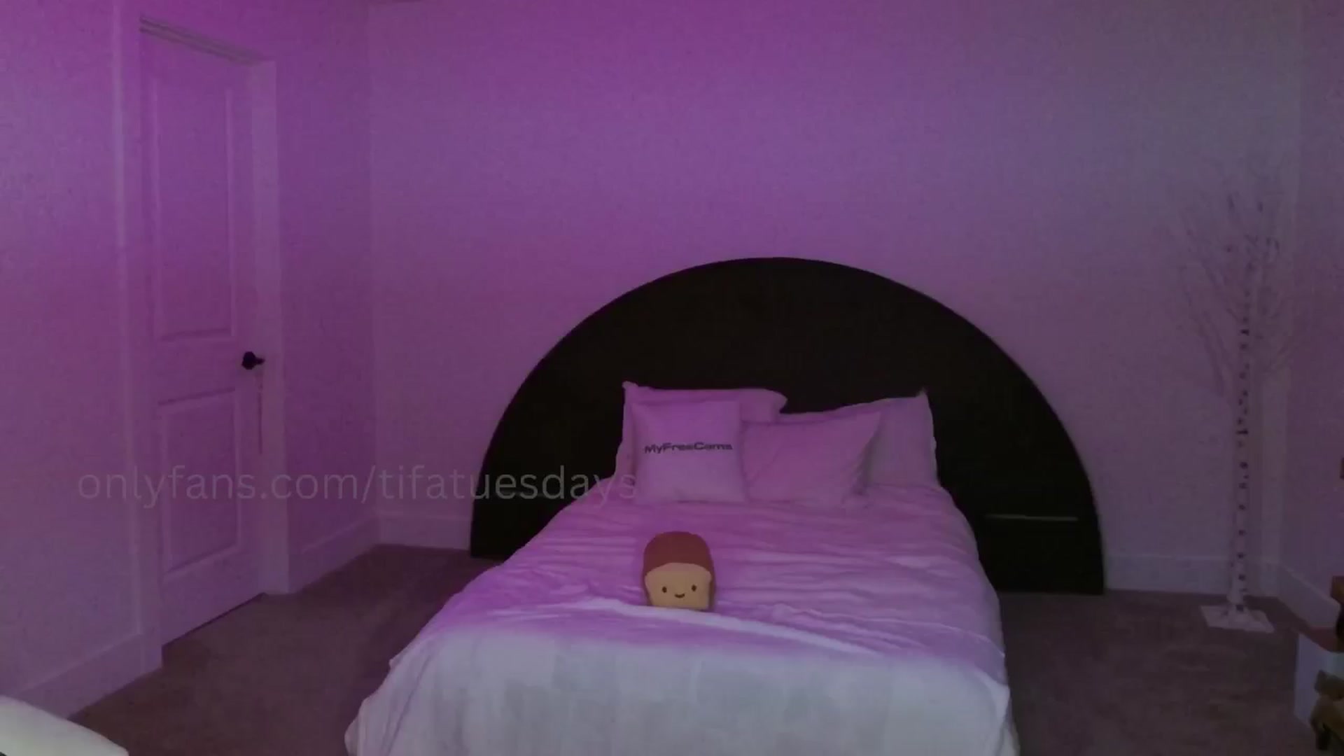 Gallery image thumbnail from SendTacoMoney's myfreecams stream on, 02/02/2025, 07:58 image 17 of 20