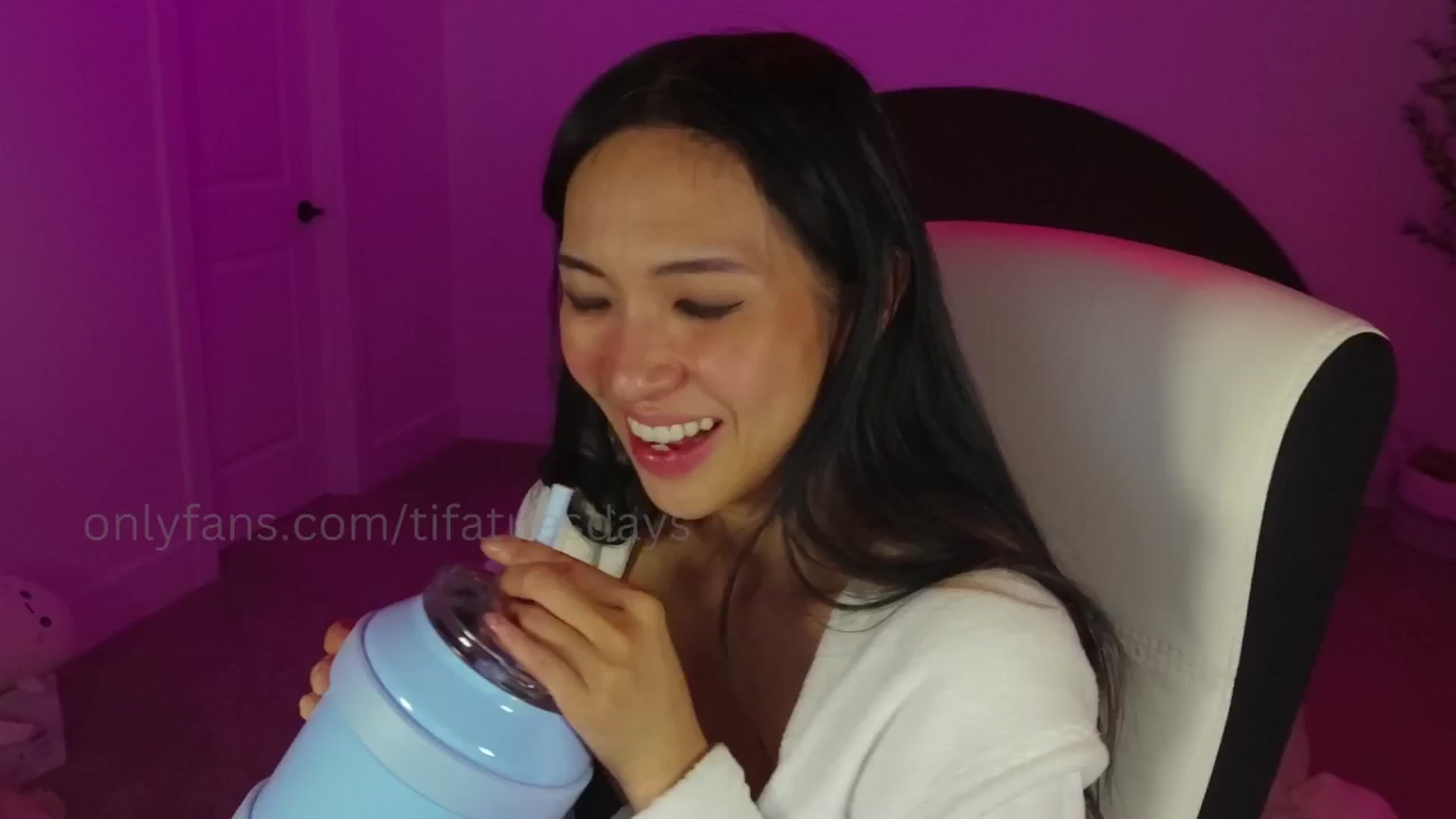 Gallery image thumbnail from SendTacoMoney's myfreecams stream on, 03/16/2025, 07:30 image 2 of 20