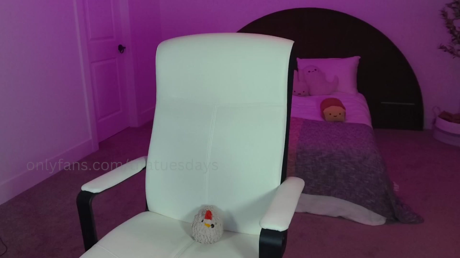 Gallery image thumbnail from SendTacoMoney's myfreecams stream on, 05/16/2025, 08:05 image 2 of 20