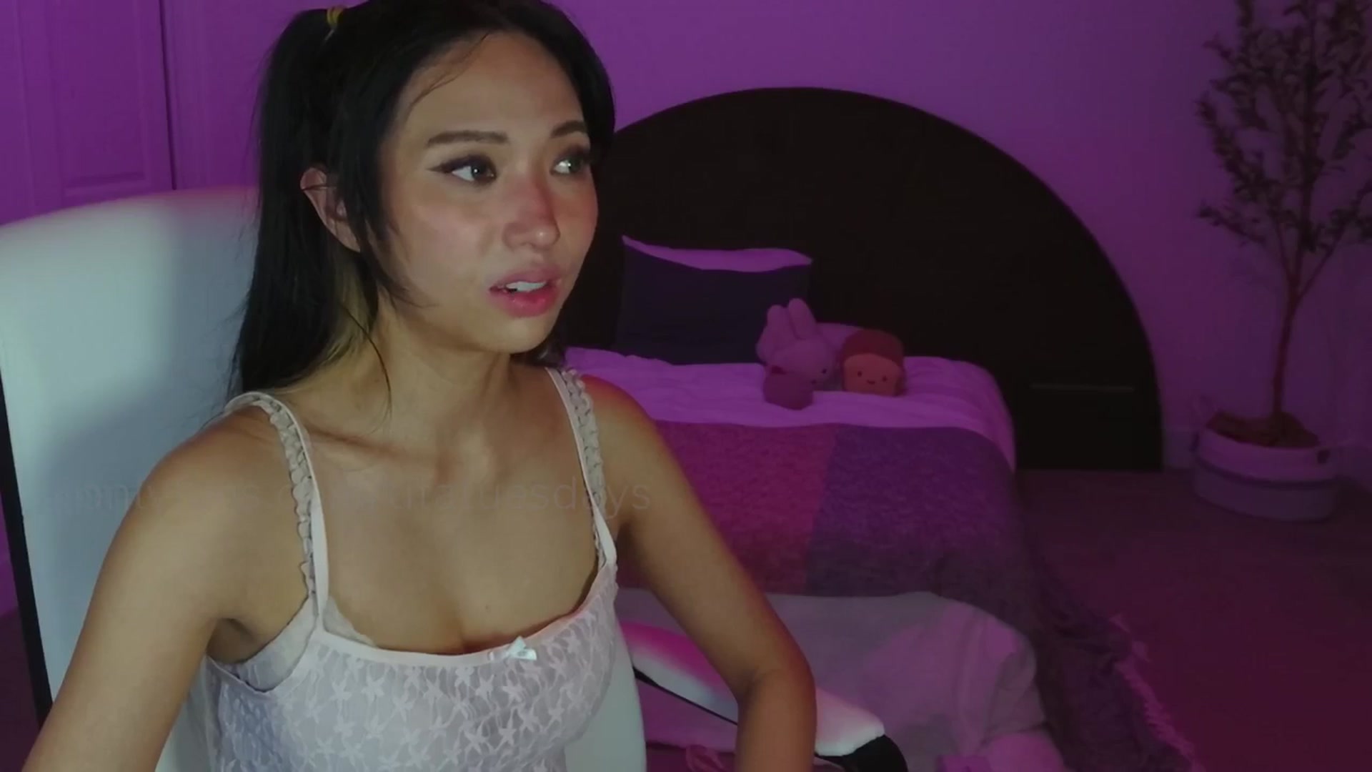 Gallery image thumbnail from SendTacoMoney's myfreecams stream on, 06/29/2025, 07:46 image 9 of 20