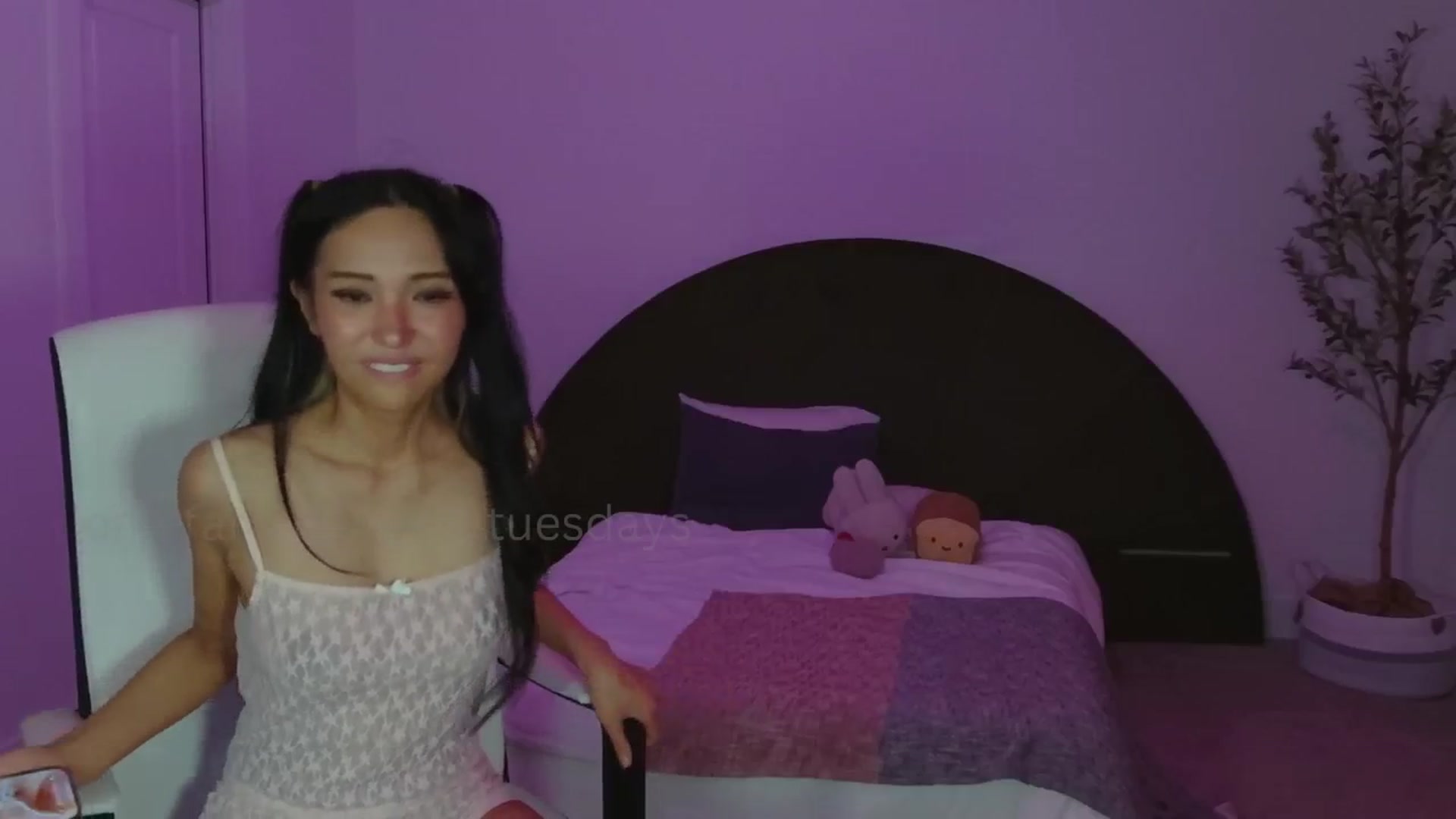 Gallery image thumbnail from SendTacoMoney's myfreecams stream on, 06/29/2025, 07:46 image 12 of 20