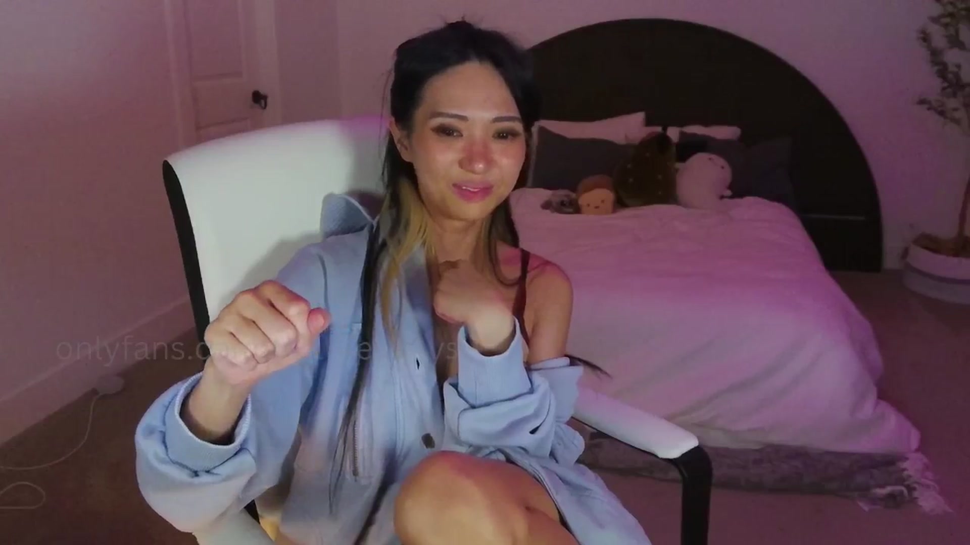 Gallery image thumbnail from SendTacoMoney's myfreecams stream on, 09/14/2025, 07:36 image 11 of 20