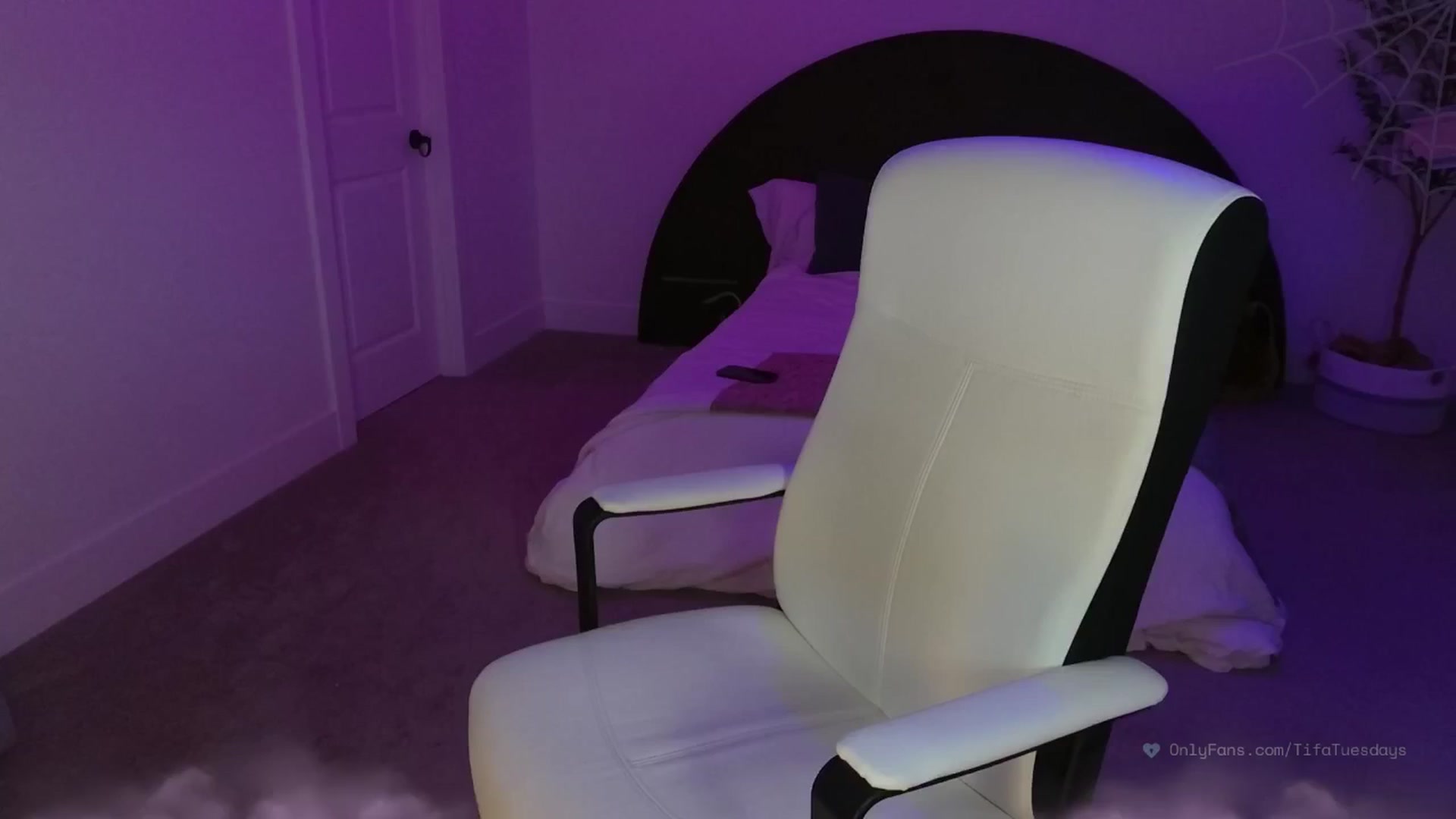 Gallery image thumbnail from SendTacoMoney's myfreecams stream on, 10/12/2025, 06:33 image 12 of 20