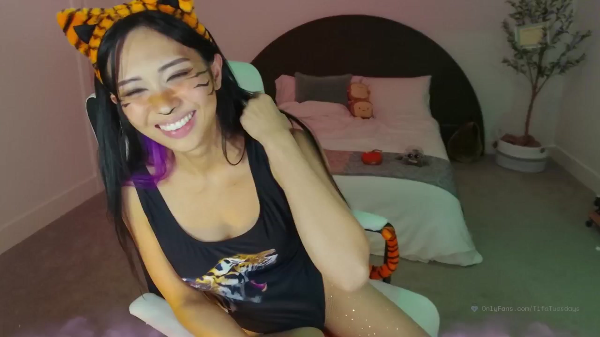Gallery image thumbnail from SendTacoMoney's myfreecams stream on, 10/19/2025, 07:45 image 3 of 20