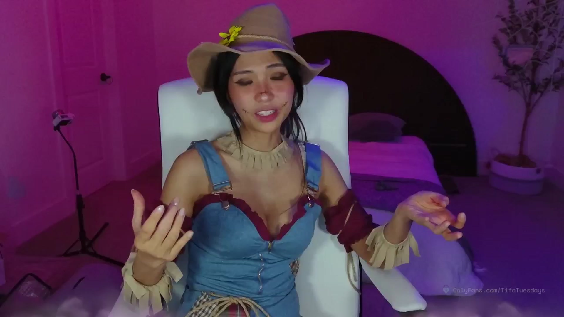 Gallery image thumbnail from SendTacoMoney's myfreecams stream on, 11/03/2025, 08:12 image 12 of 20