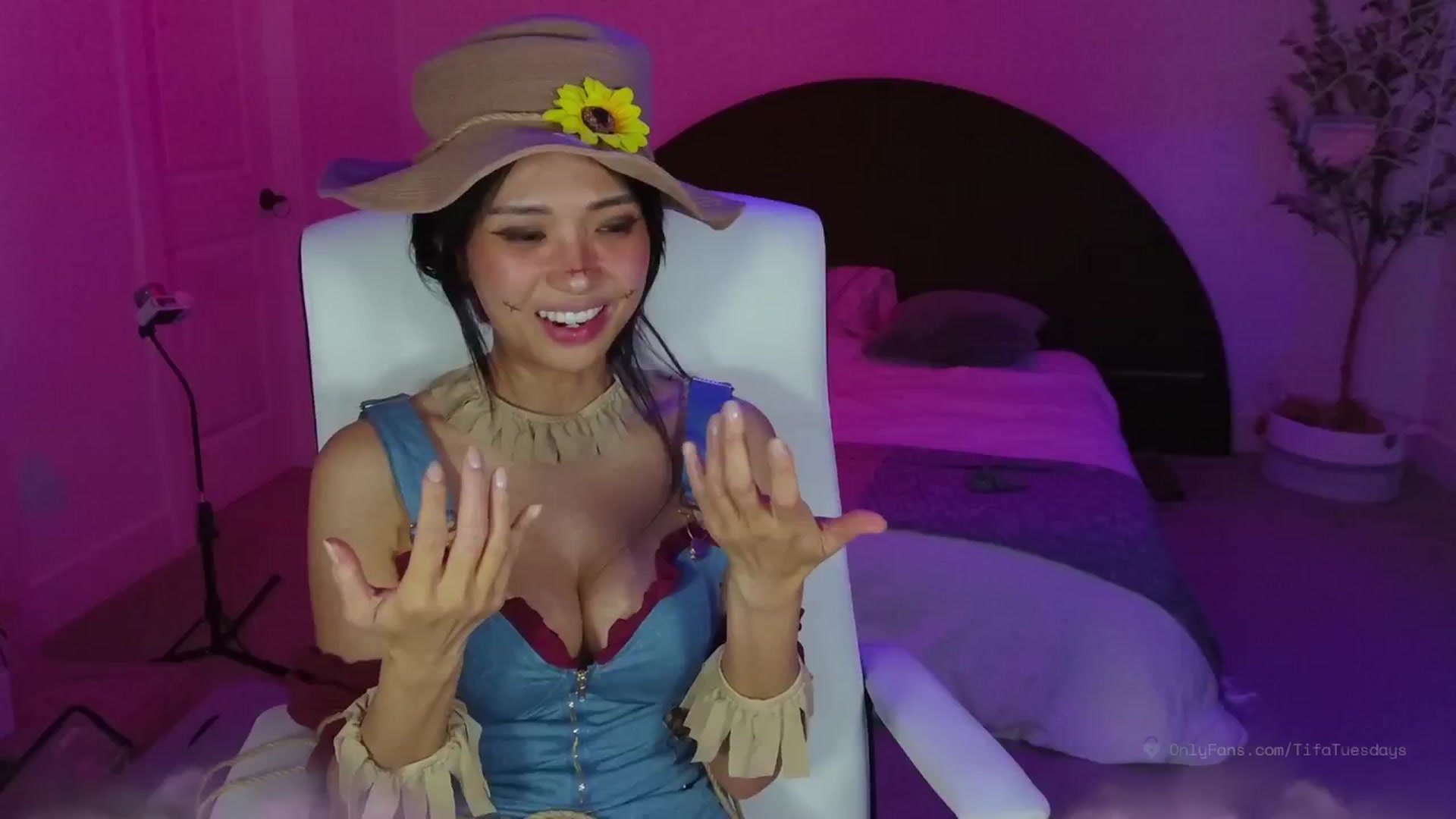 Gallery image thumbnail from SendTacoMoney's myfreecams stream on, 11/03/2025, 08:12 image 7 of 20