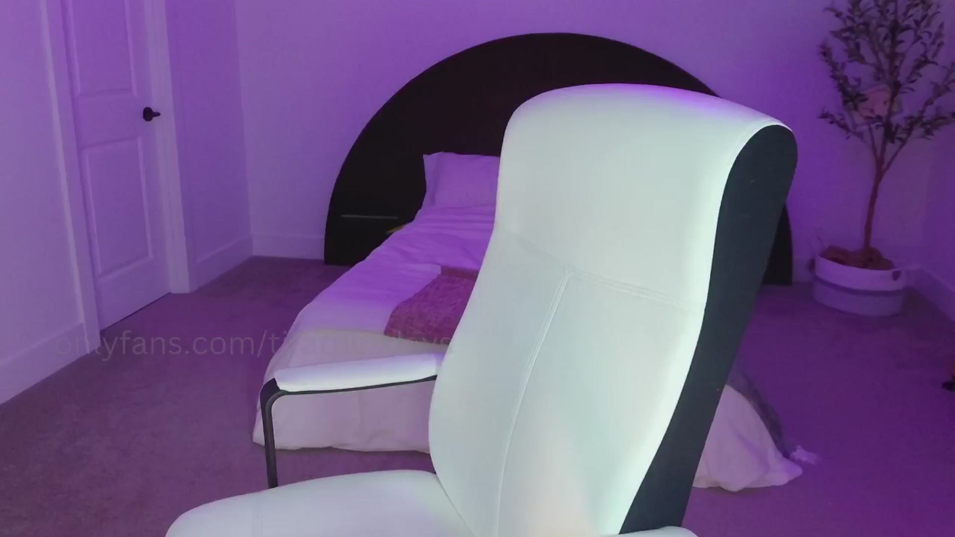 Gallery image thumbnail from SendTacoMoney's myfreecams stream on, 11/12/2025, 07:45 image 9 of 20