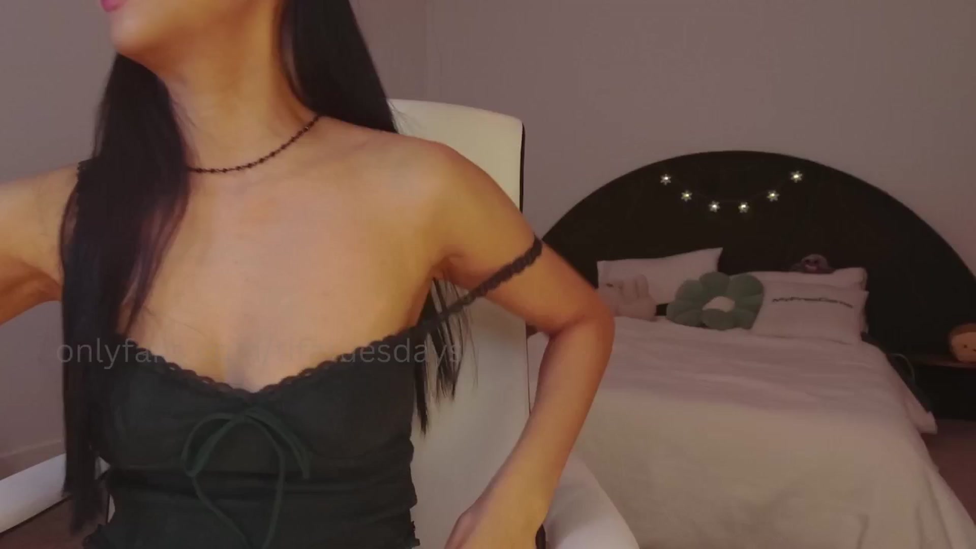 Gallery image thumbnail from SendTacoMoney's myfreecams stream on, 04/19/2026, 08:23 image 11 of 20