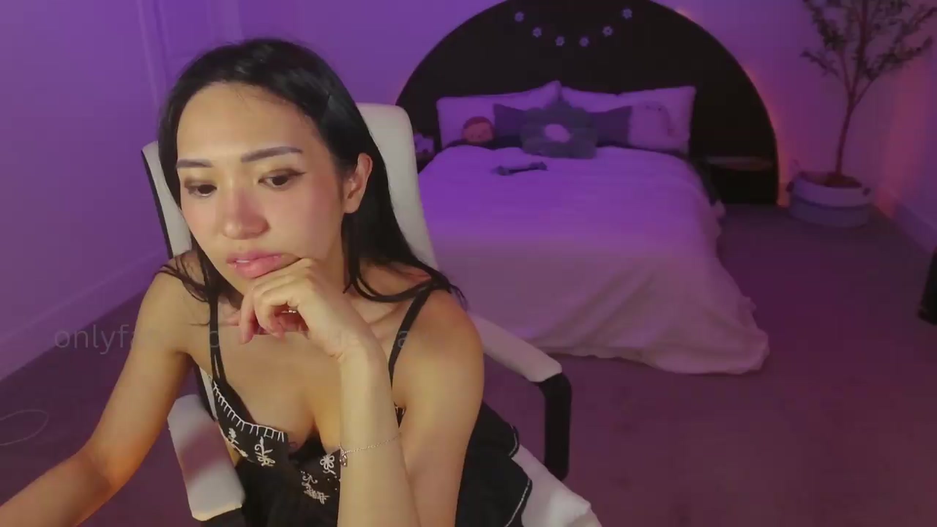 Gallery image thumbnail from SendTacoMoney's myfreecams stream on, 05/24/2026, 08:17 image 7 of 20