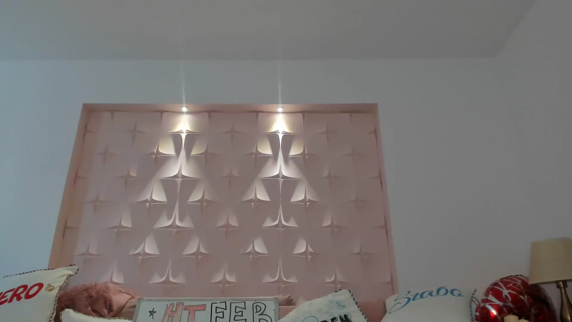 Gallery image thumbnail from Sensationowl_'s myfreecams stream on, 02/17/2023, 07:10 image 19 of 20