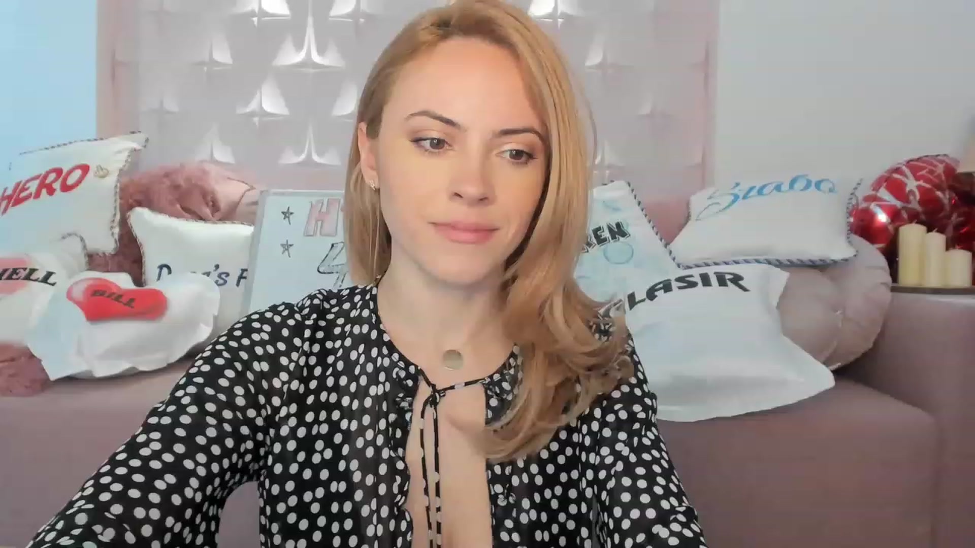 Gallery image thumbnail from Sensationowl_'s myfreecams stream on, 02/17/2023, 07:10 image 9 of 20