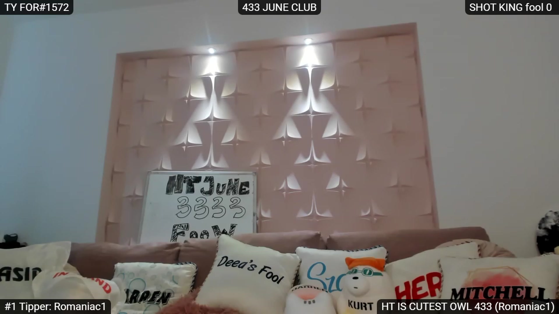 Gallery image thumbnail from Sensationowl_'s myfreecams stream on, 06/19/2023, 06:30 image 6 of 20