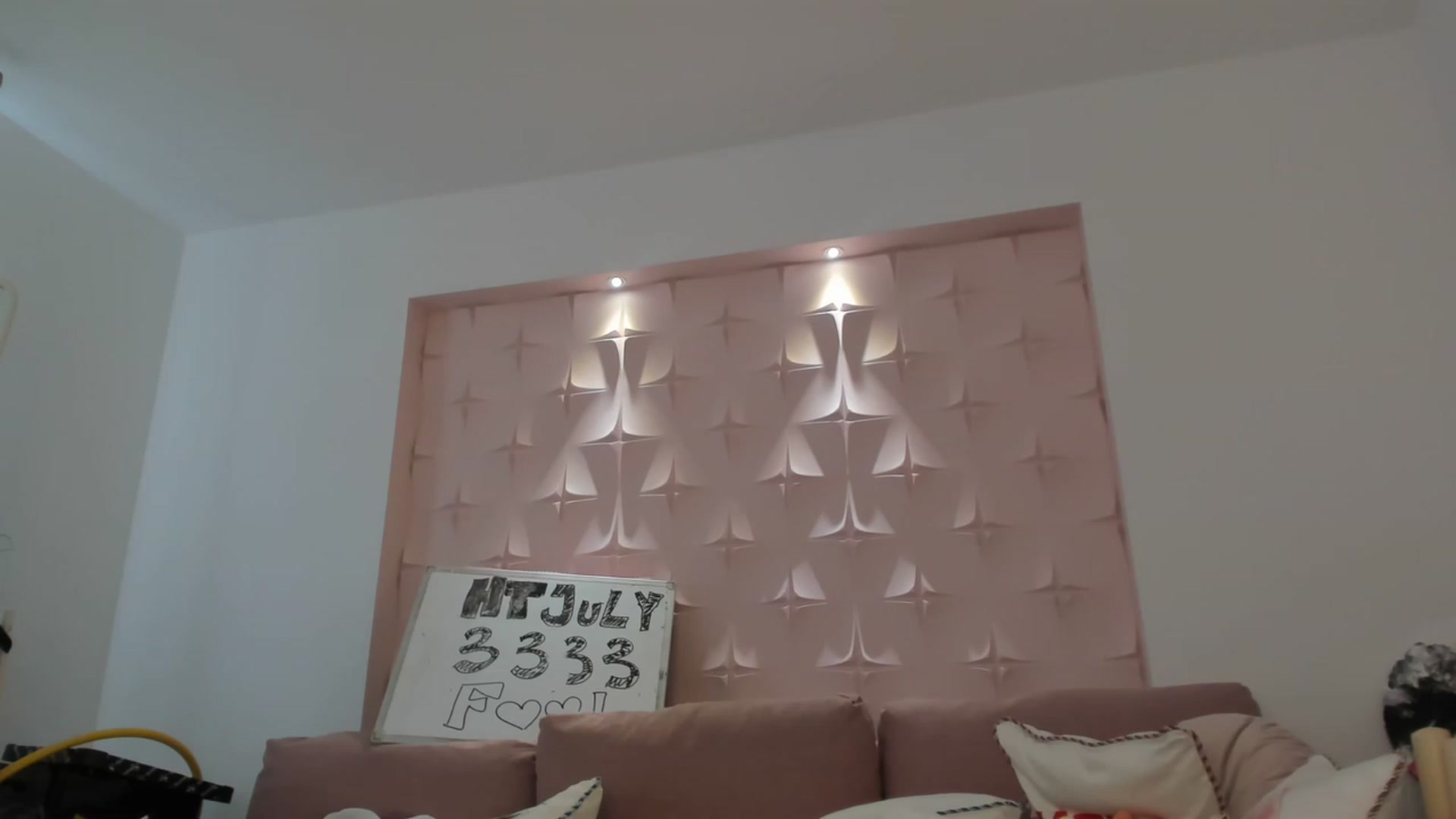 Gallery image thumbnail from Sensationowl_'s myfreecams stream on, 07/08/2023, 07:40 image 4 of 20