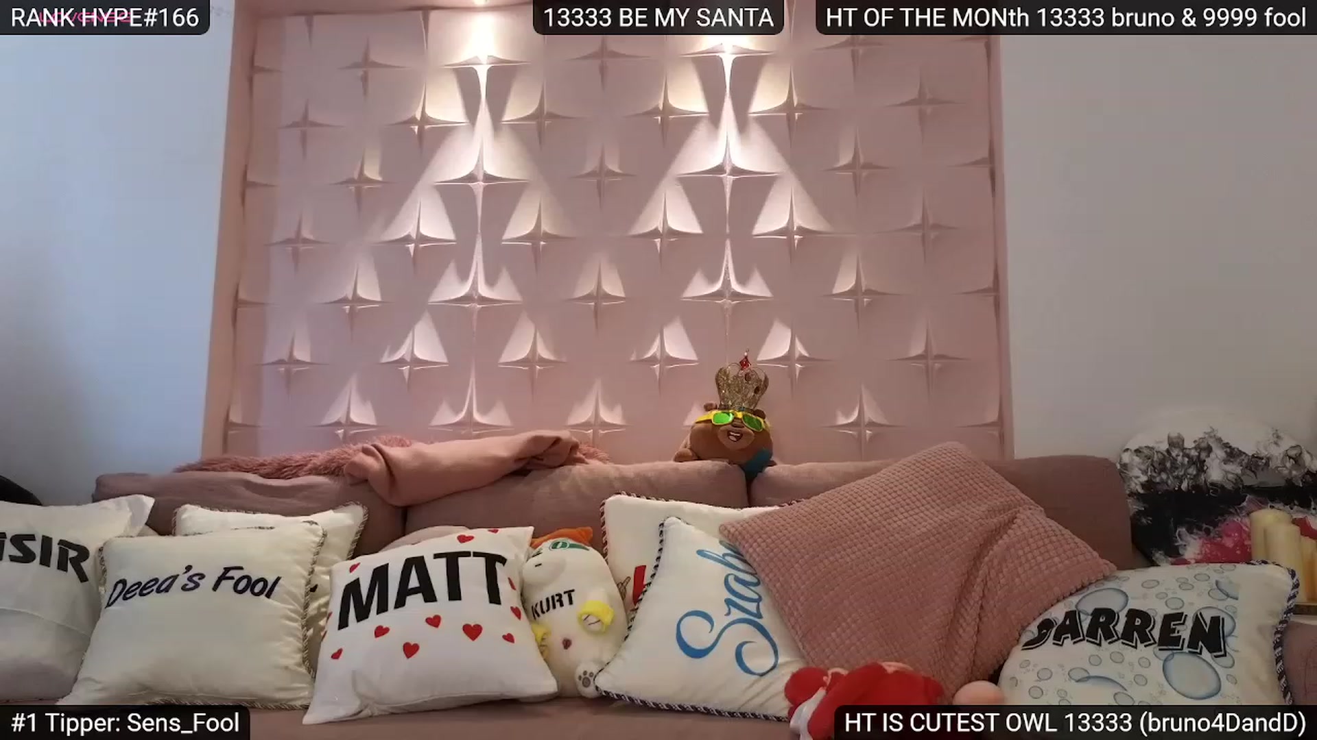 Gallery image thumbnail from Sensationowl_'s myfreecams stream on, 12/17/2023, 08:05 image 16 of 20