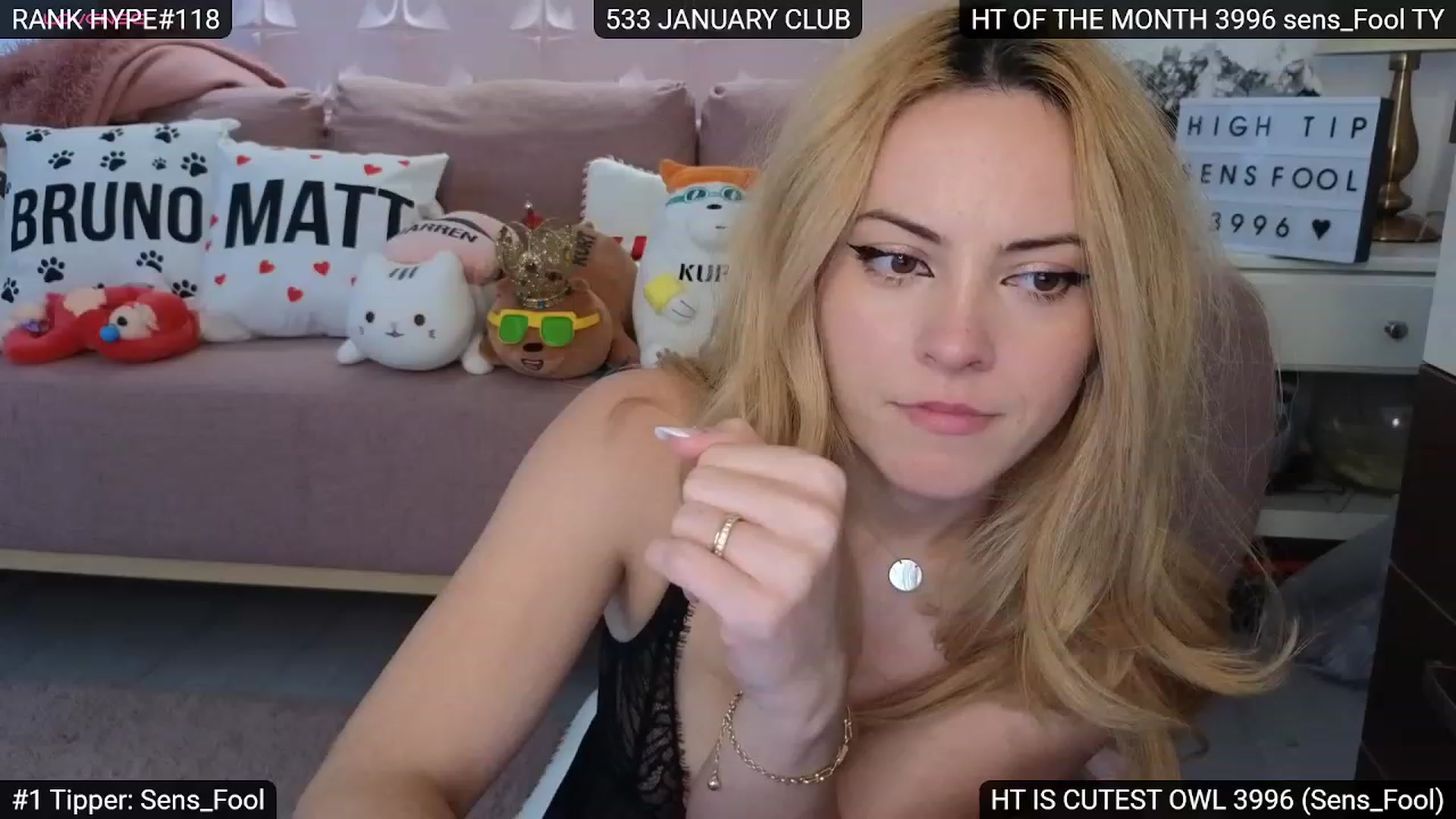 Gallery image thumbnail from Sensationowl_'s myfreecams stream on, 01/12/2024, 08:22 image 18 of 20