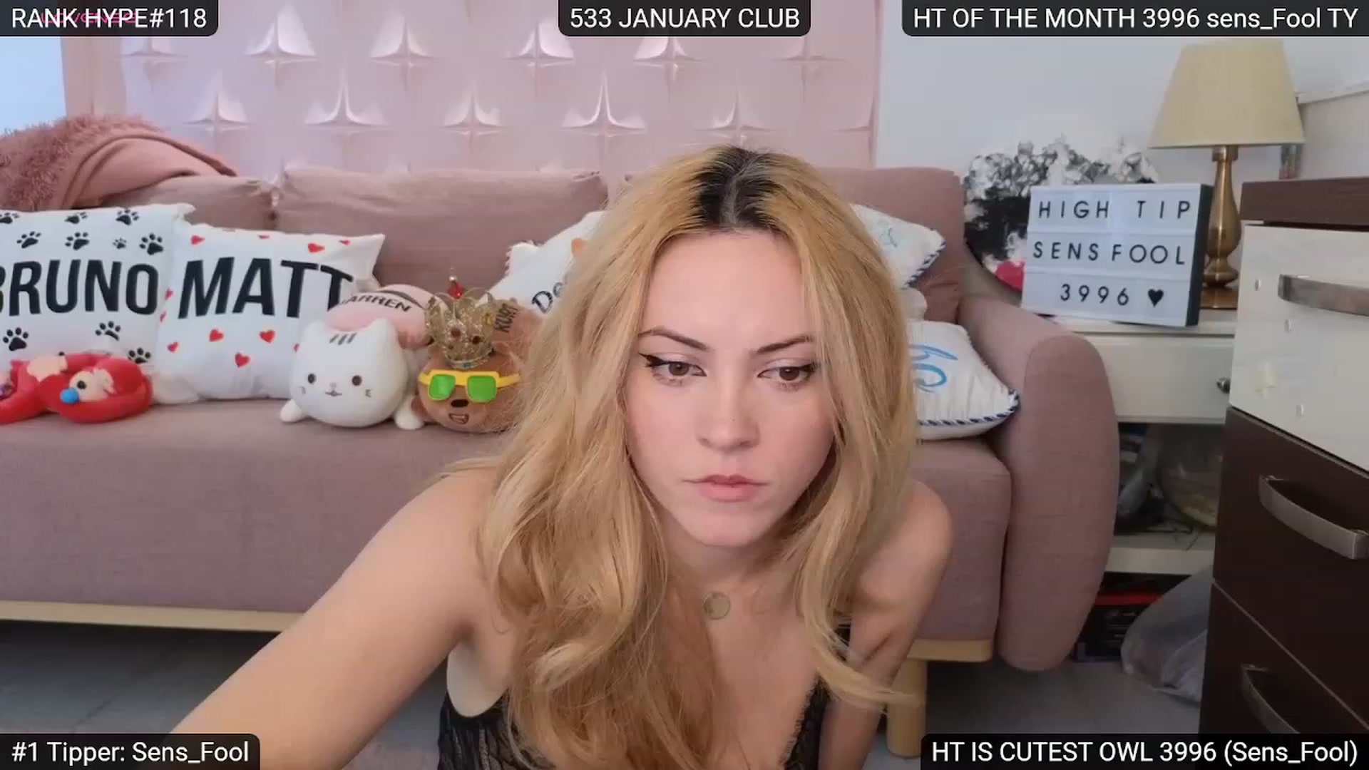 Gallery image thumbnail from Sensationowl_'s myfreecams stream on, 01/12/2024, 09:41 image 8 of 20