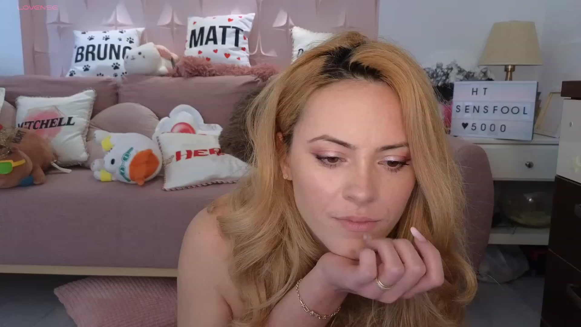 Gallery image thumbnail from Sensationowl_'s myfreecams stream on, 02/25/2024, 09:07 image 18 of 20
