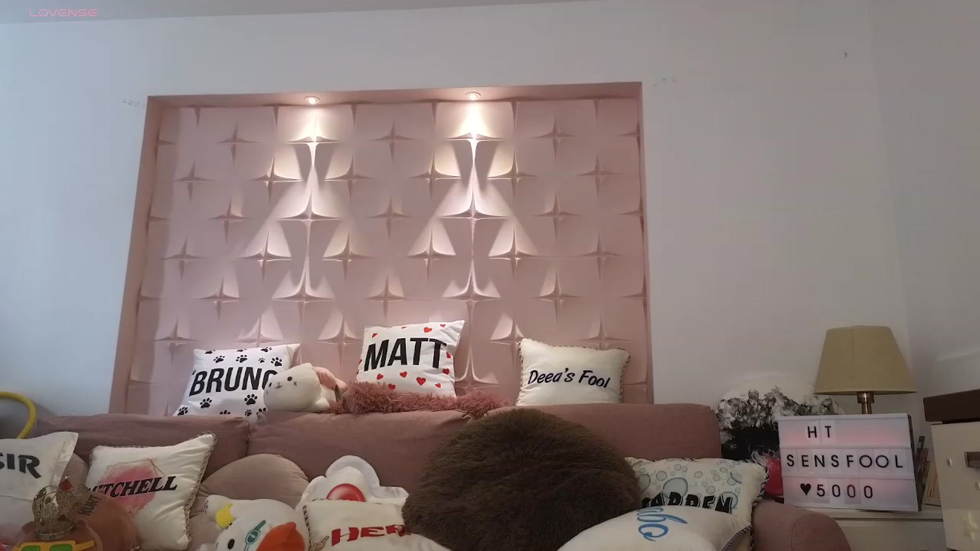 Gallery image thumbnail from Sensationowl_'s myfreecams stream on, 02/25/2024, 09:07 image 12 of 20