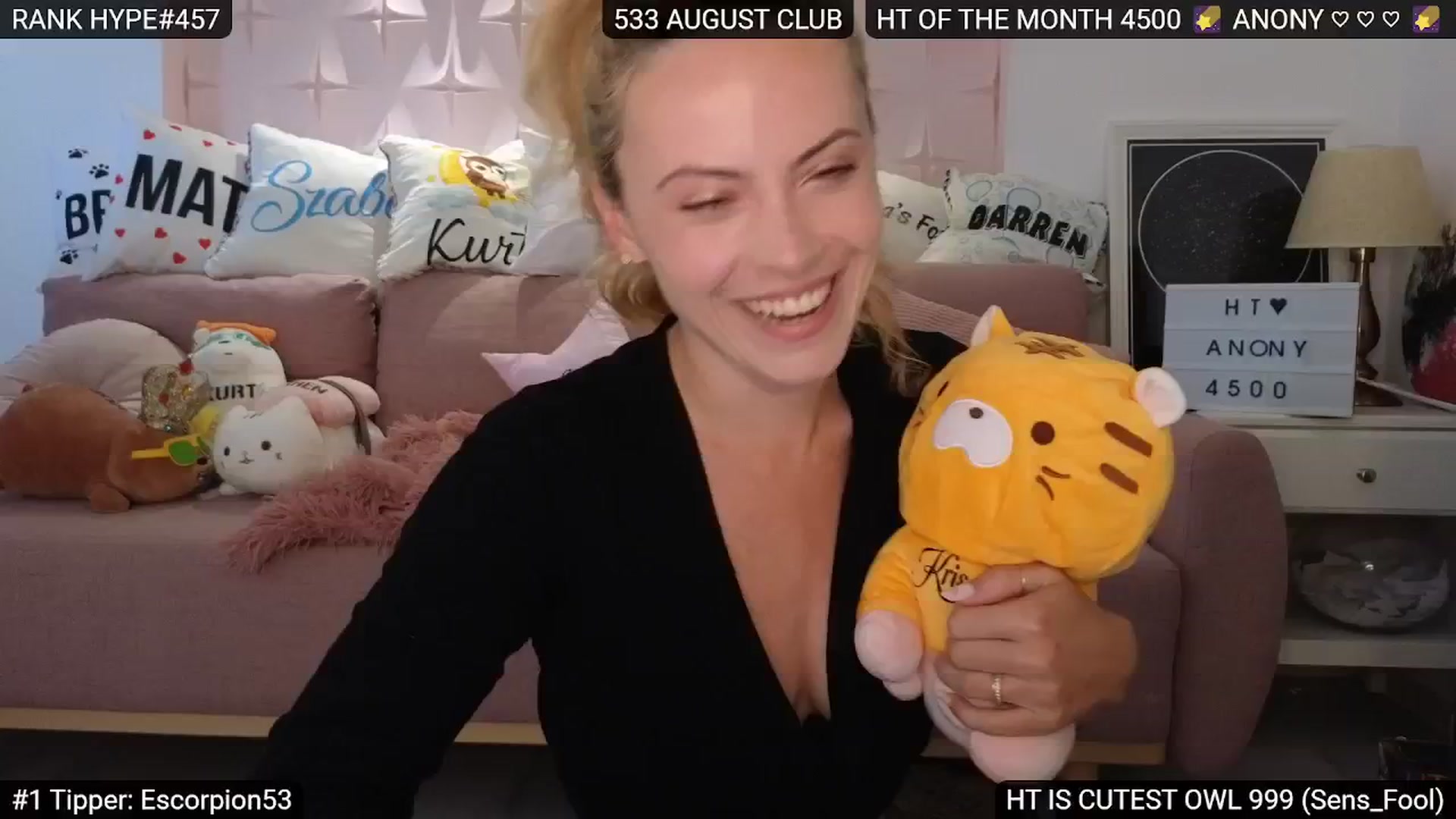Gallery image thumbnail from Sensationowl_'s myfreecams stream on, 08/18/2024, 07:03 image 5 of 20