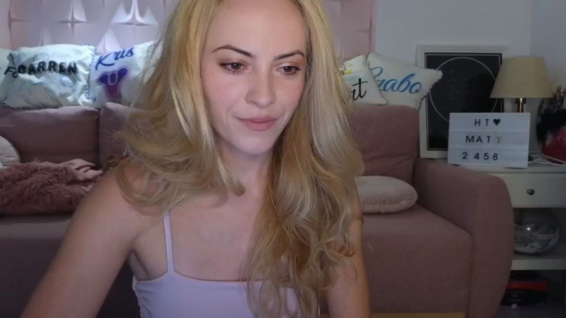 Gallery image thumbnail from Sensationowl_'s myfreecams stream on, 09/08/2024, 05:41 image 1 of 20