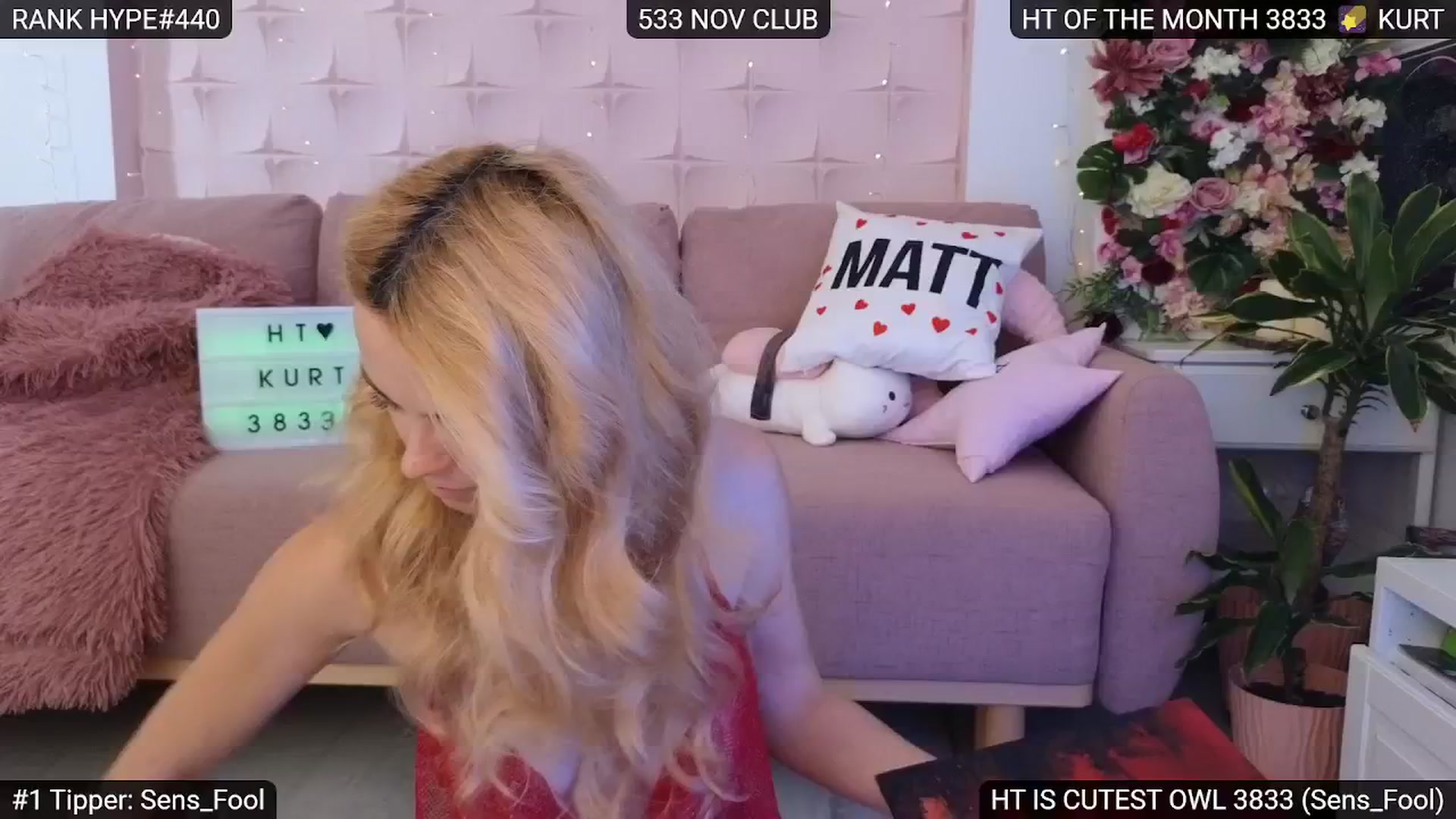 Gallery image thumbnail from Sensationowl_'s myfreecams stream on, 11/16/2024, 09:22 image 15 of 20