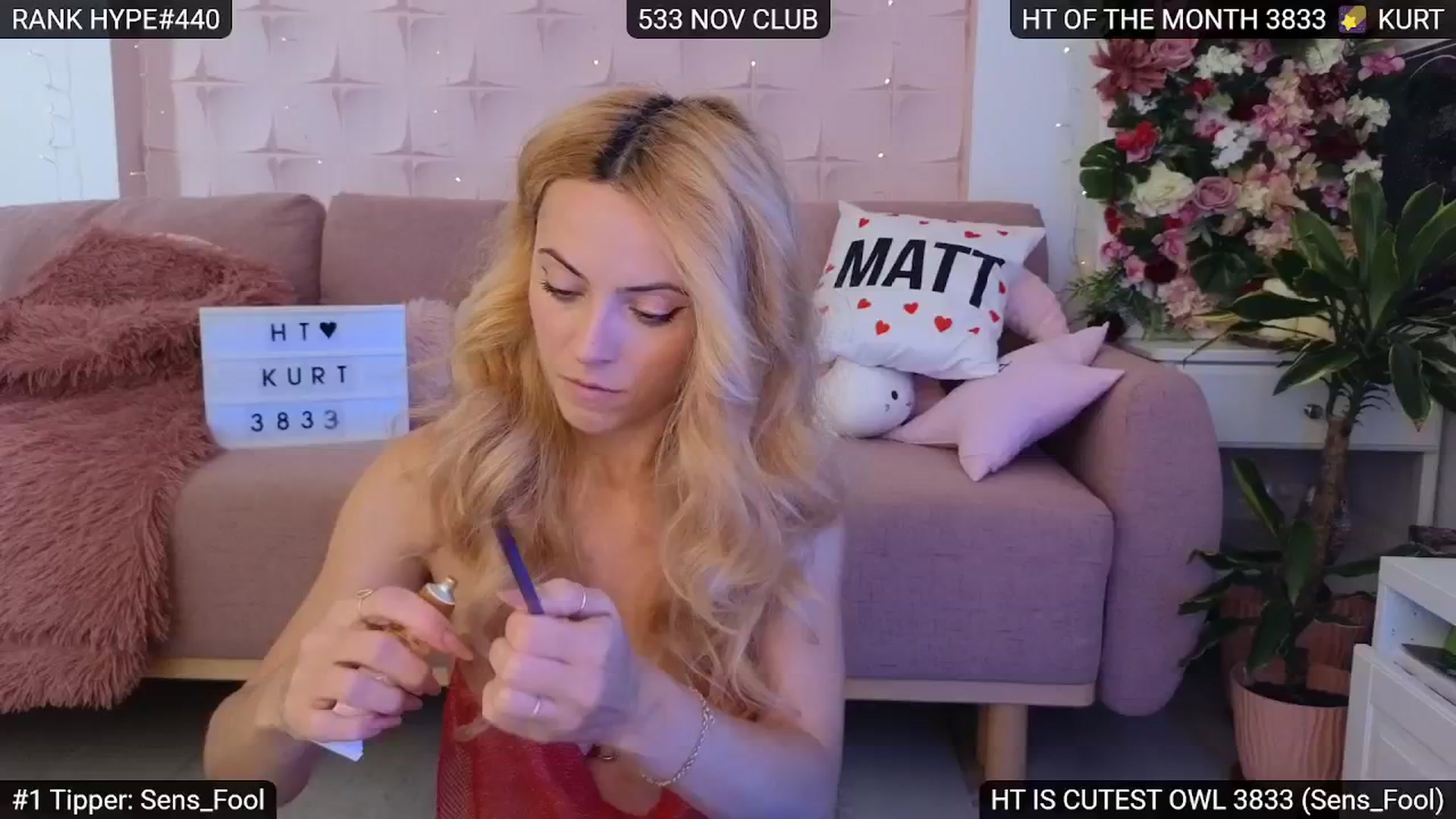 Gallery image thumbnail from Sensationowl_'s myfreecams stream on, 11/16/2024, 09:22 image 10 of 20