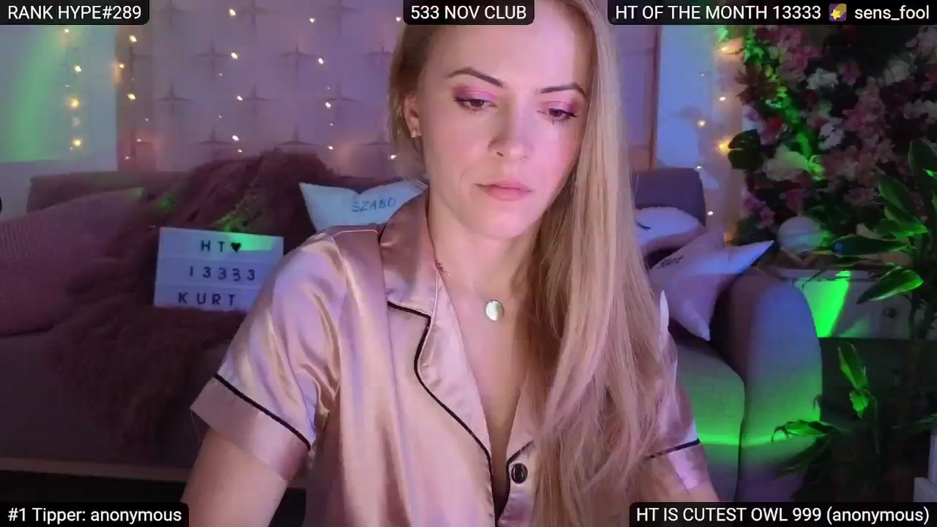 Gallery image thumbnail from Sensationowl_'s myfreecams stream on, 12/22/2024, 09:36 image 6 of 20