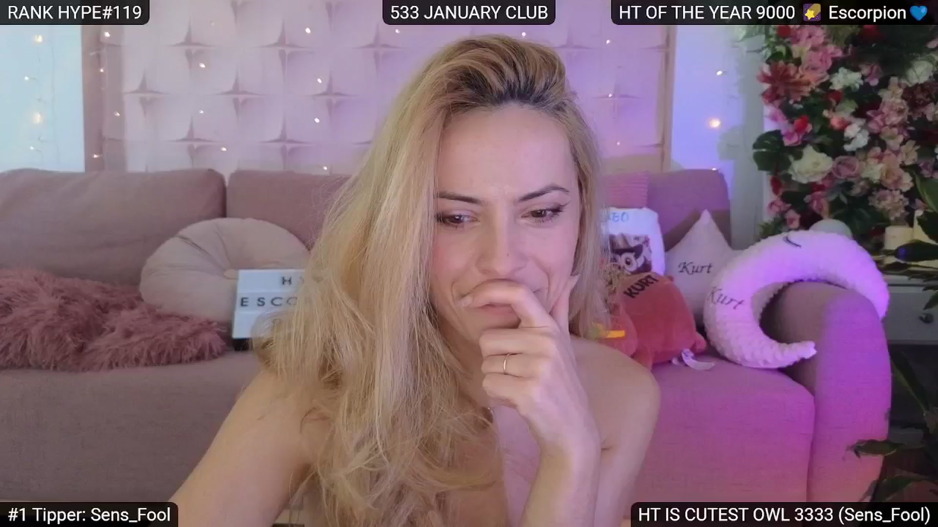 Gallery image thumbnail from Sensationowl_'s myfreecams stream on, 01/19/2025, 08:19 image 7 of 20