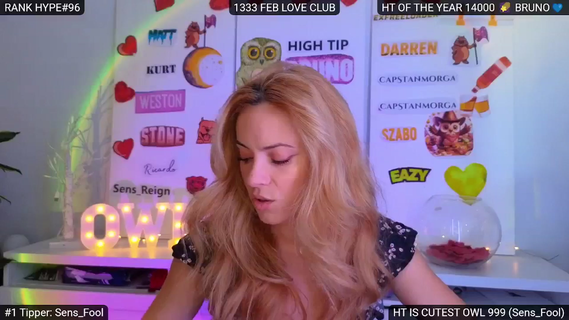 Gallery image thumbnail from Sensationowl_'s myfreecams stream on, 02/22/2025, 07:46 image 12 of 20