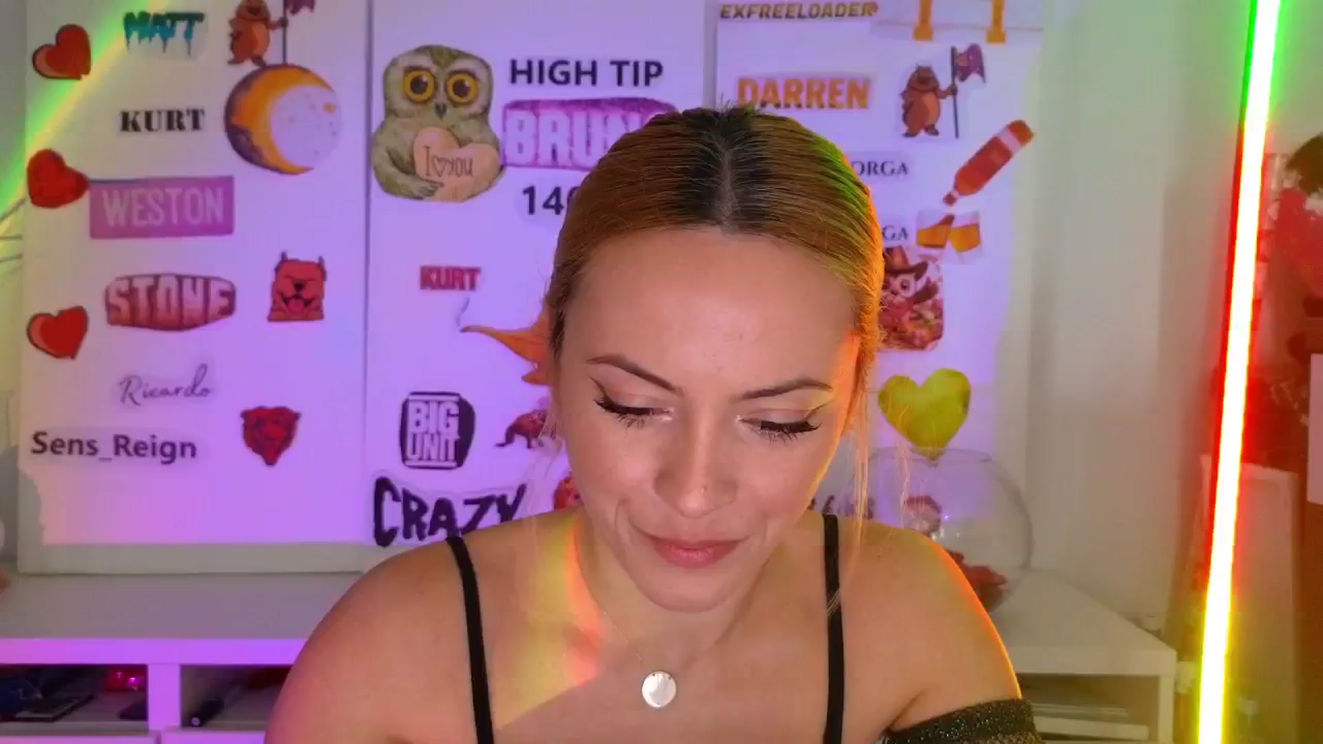 Gallery image thumbnail from Sensationowl_'s myfreecams stream on, 03/01/2025, 08:05 image 6 of 20