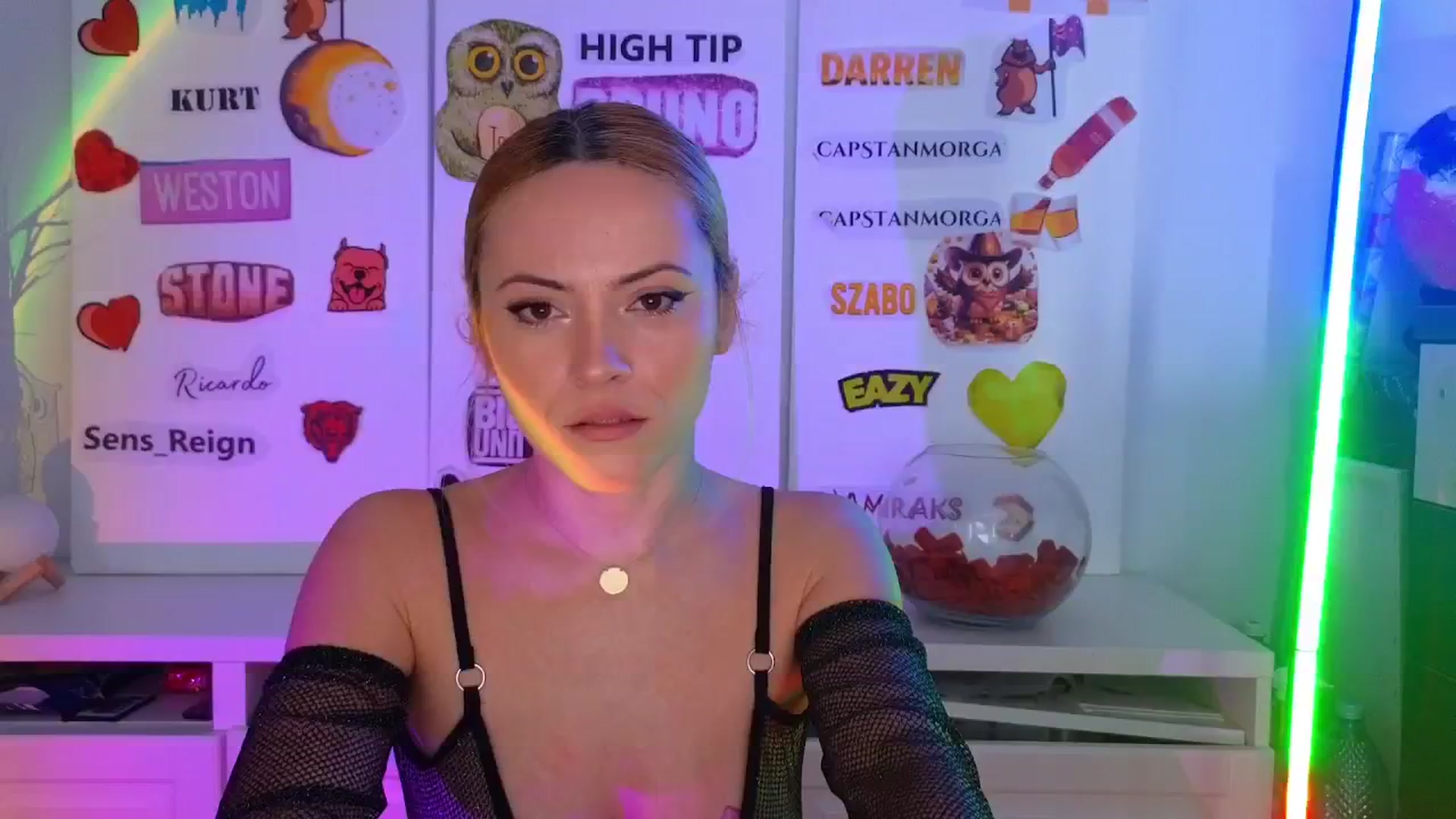 Gallery image thumbnail from Sensationowl_'s myfreecams stream on, 03/01/2025, 08:05 image 18 of 20