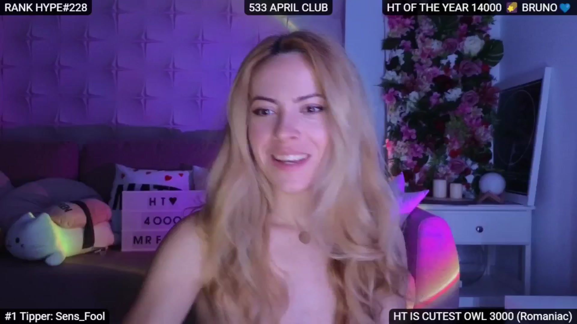 Gallery image thumbnail from Sensationowl_'s myfreecams stream on, 04/11/2025, 07:19 image 8 of 20