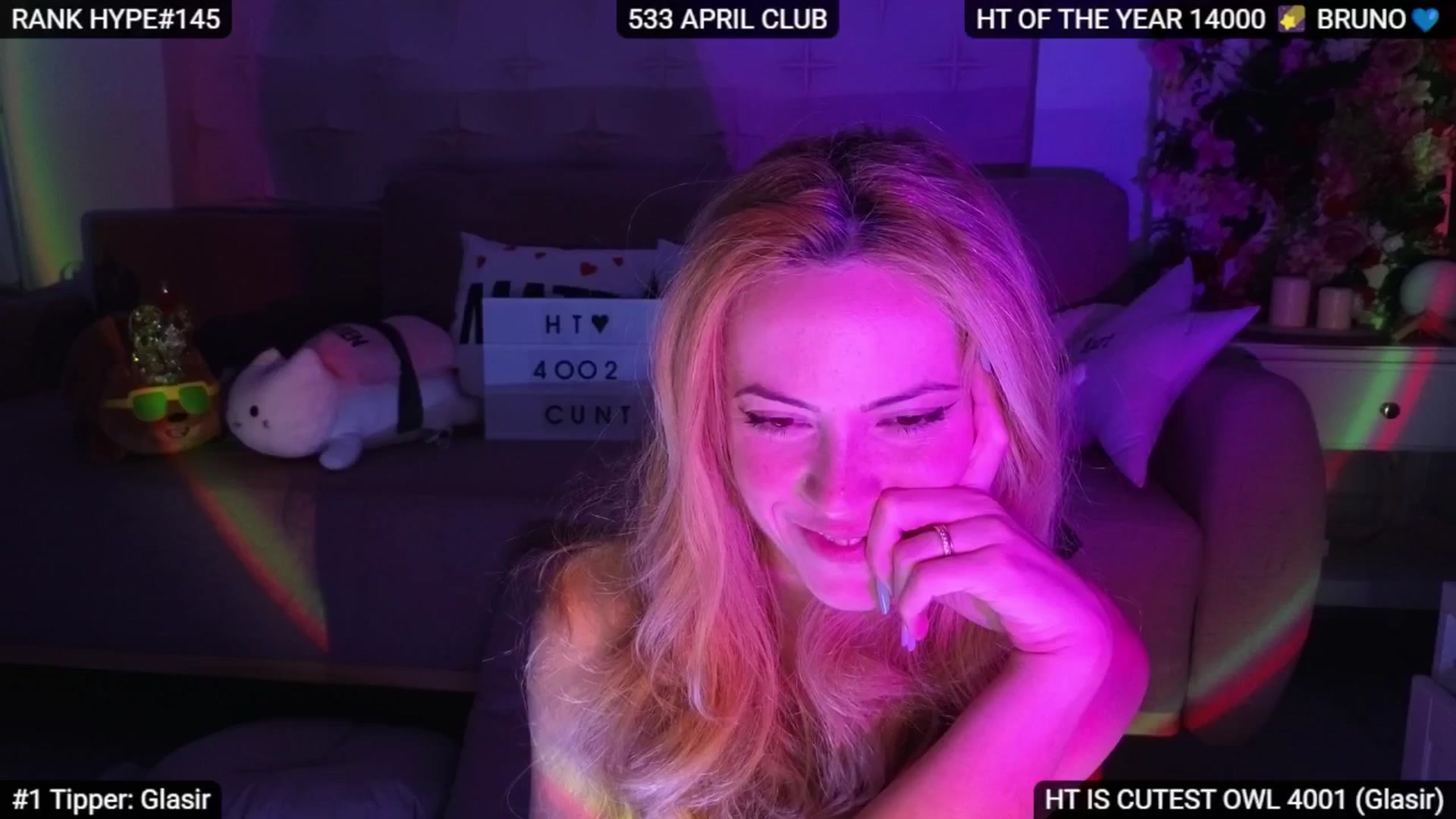 Gallery image thumbnail from Sensationowl_'s myfreecams stream on, 04/11/2025, 08:55 image 10 of 20