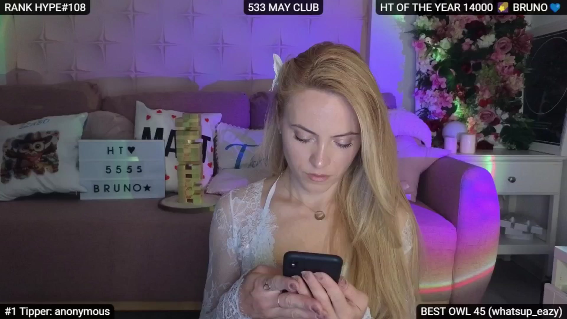 Gallery image thumbnail from Sensationowl_'s myfreecams stream on, 05/11/2025, 08:11 image 6 of 20