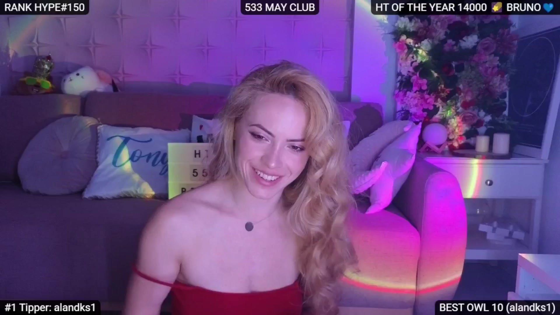 Gallery image thumbnail from Sensationowl_'s myfreecams stream on, 05/17/2025, 05:08 image 11 of 20