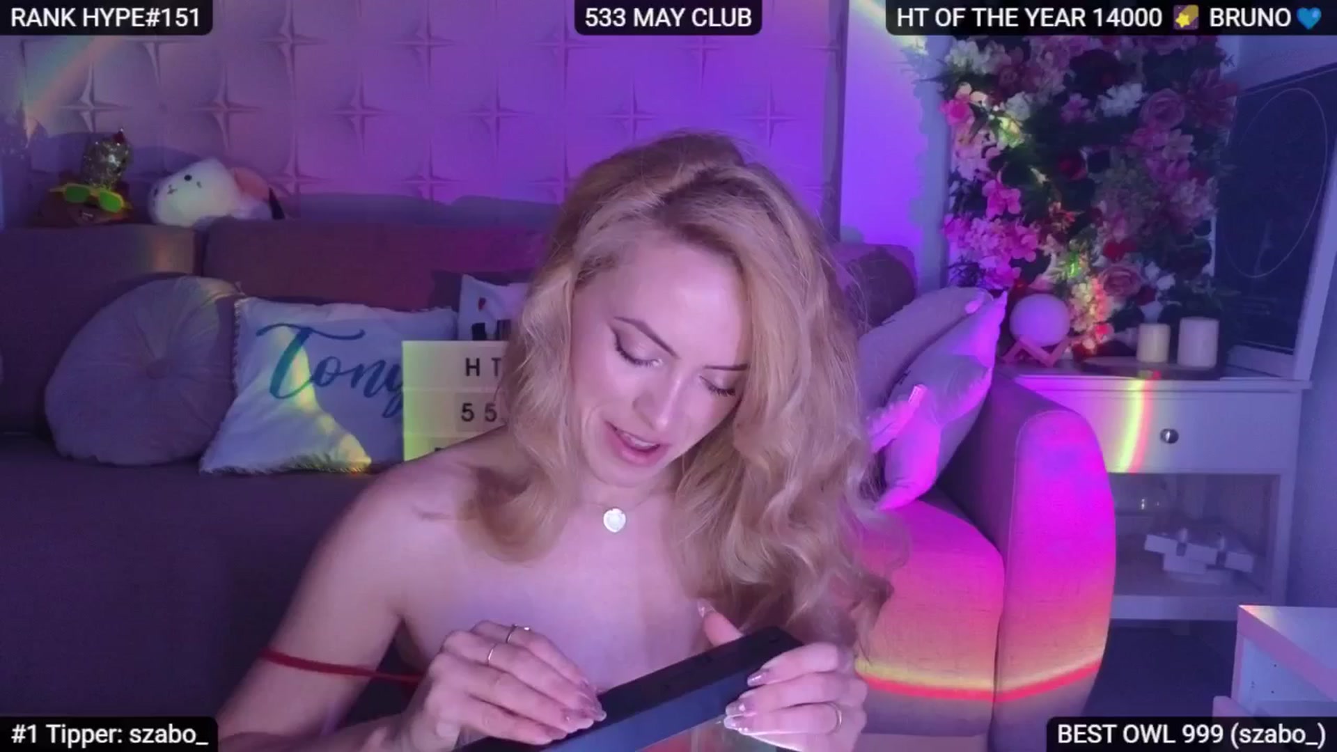Gallery image thumbnail from Sensationowl_'s myfreecams stream on, 05/17/2025, 05:08 image 15 of 20