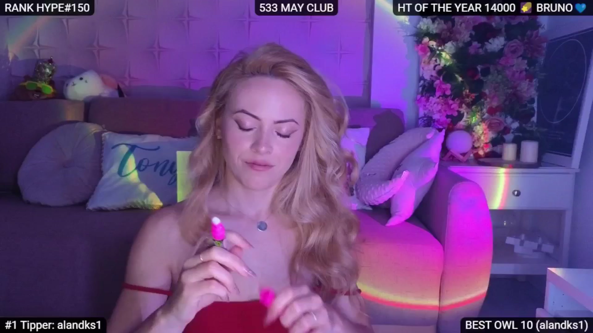 Gallery image thumbnail from Sensationowl_'s myfreecams stream on, 05/17/2025, 05:08 image 14 of 20