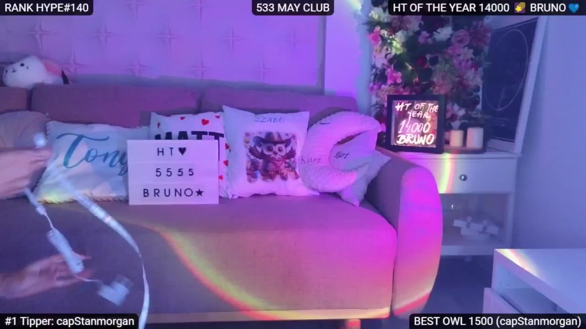 Gallery image thumbnail from Sensationowl_'s myfreecams stream on, 05/17/2025, 08:10 image 12 of 20