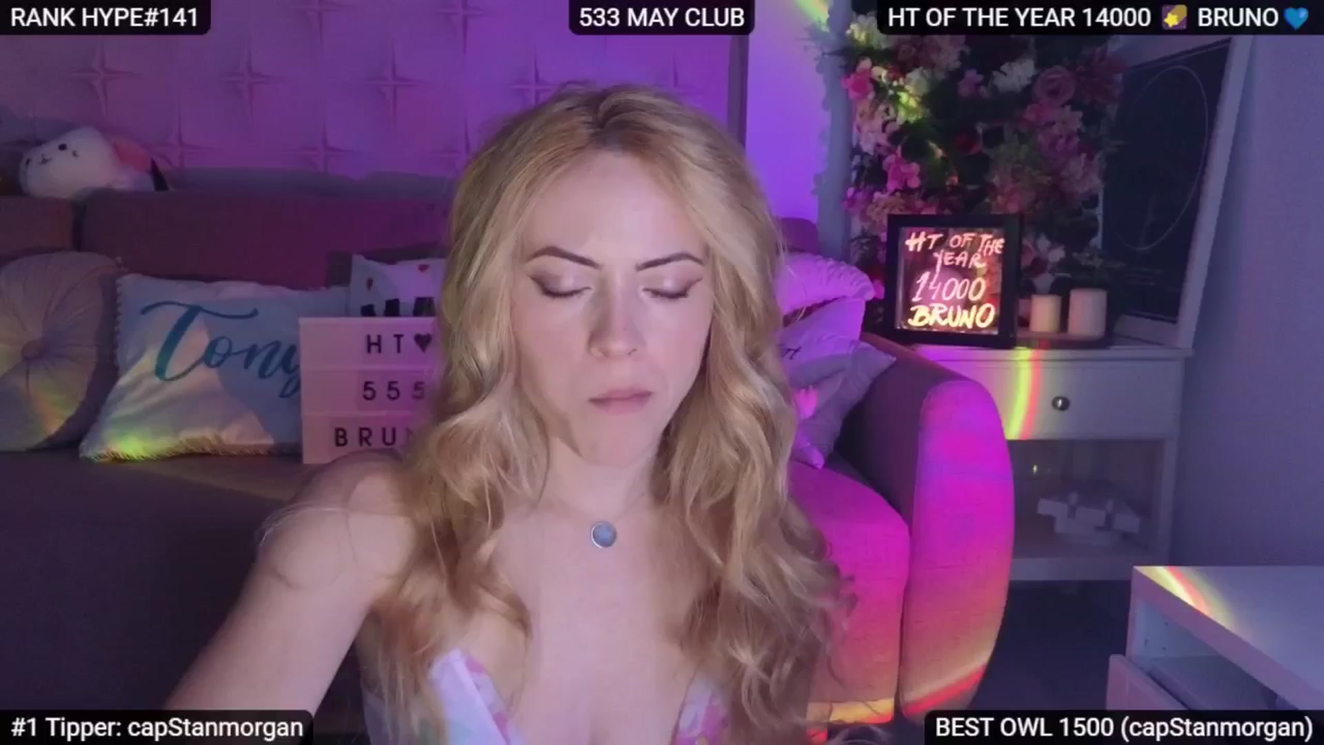 Gallery image thumbnail from Sensationowl_'s myfreecams stream on, 05/17/2025, 08:10 image 11 of 20