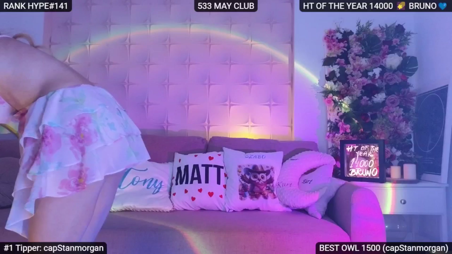 Gallery image thumbnail from Sensationowl_'s myfreecams stream on, 05/17/2025, 08:10 image 14 of 20