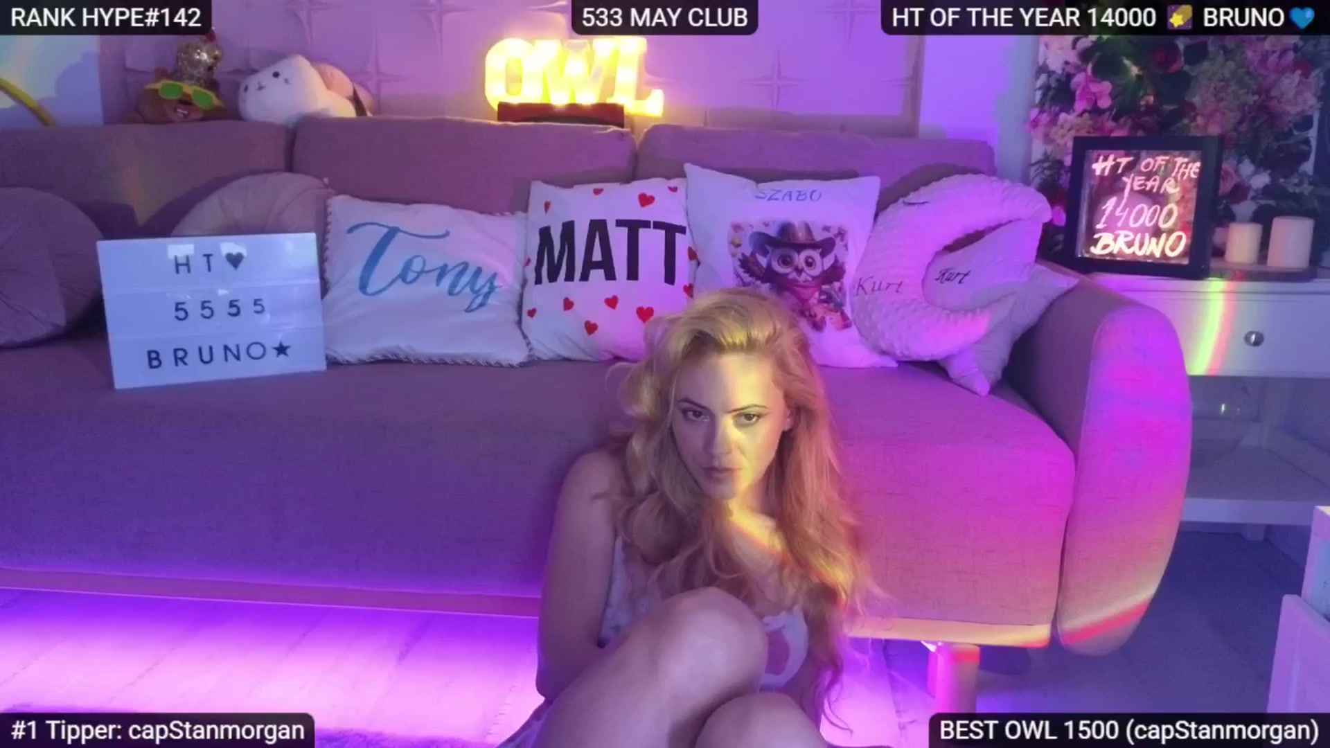 Gallery image thumbnail from Sensationowl_'s myfreecams stream on, 05/17/2025, 08:10 image 17 of 20