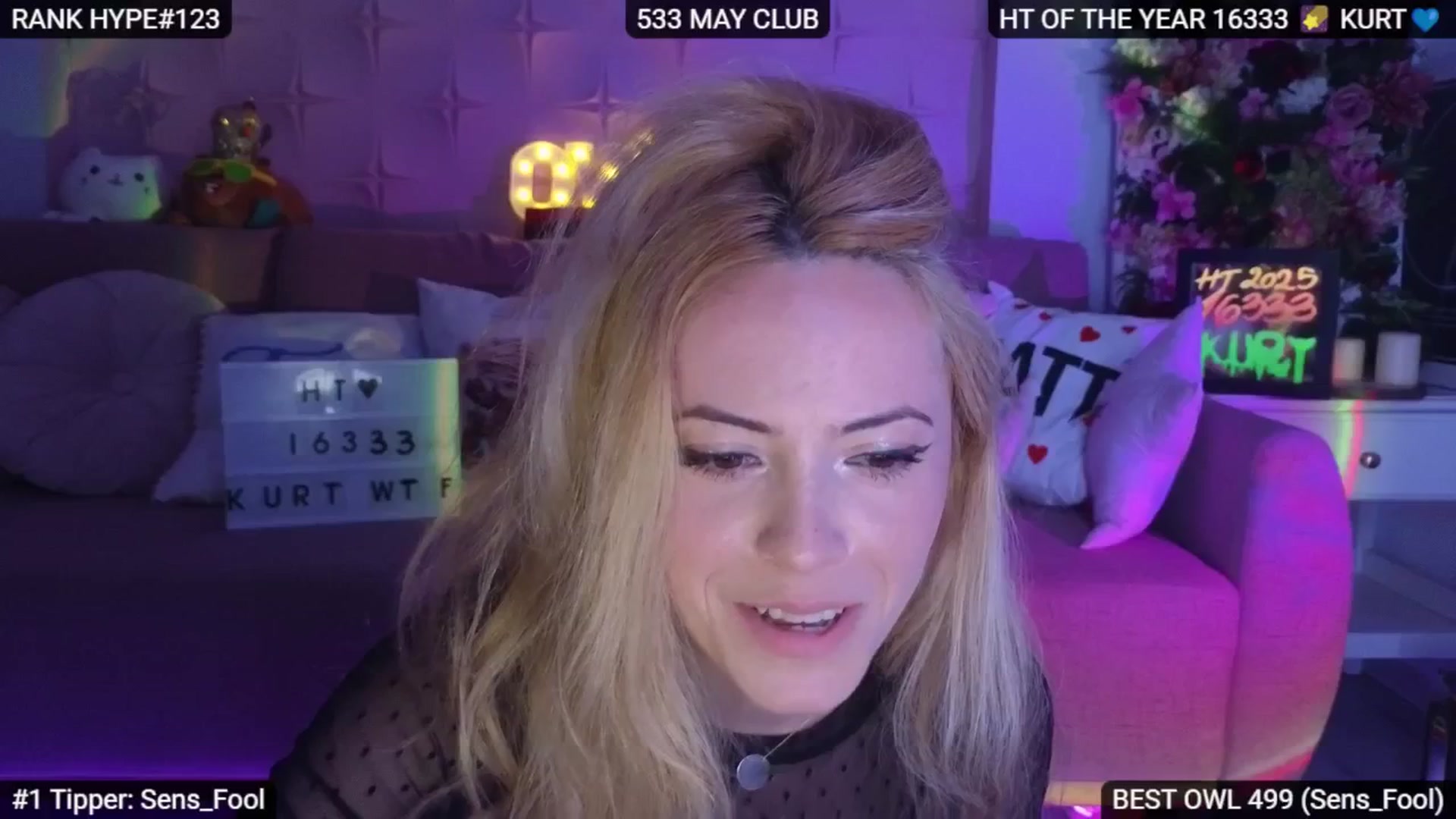 Gallery image thumbnail from Sensationowl_'s myfreecams stream on, 05/25/2025, 08:45 image 12 of 20