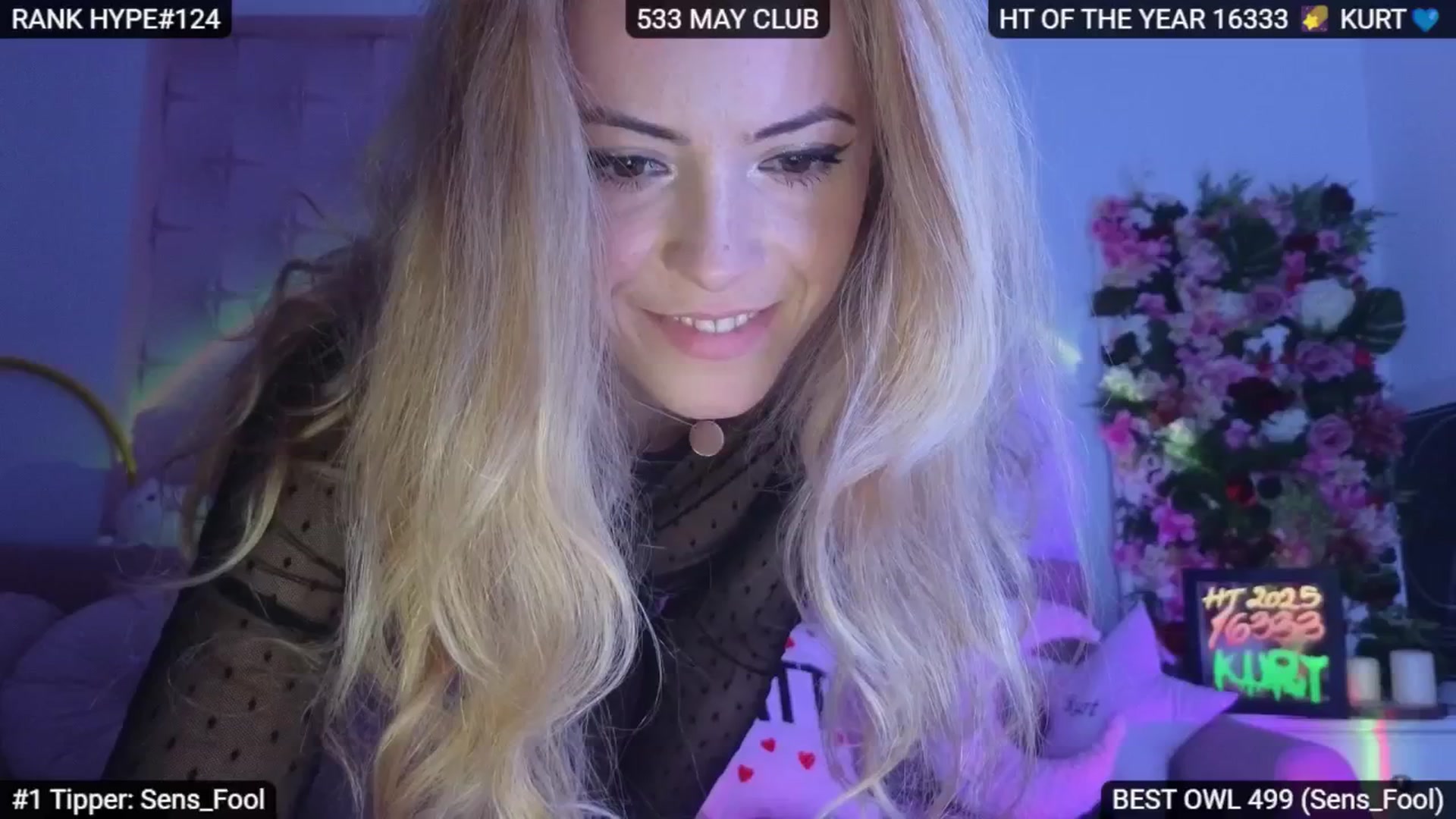 Gallery image thumbnail from Sensationowl_'s myfreecams stream on, 05/25/2025, 08:45 image 11 of 20